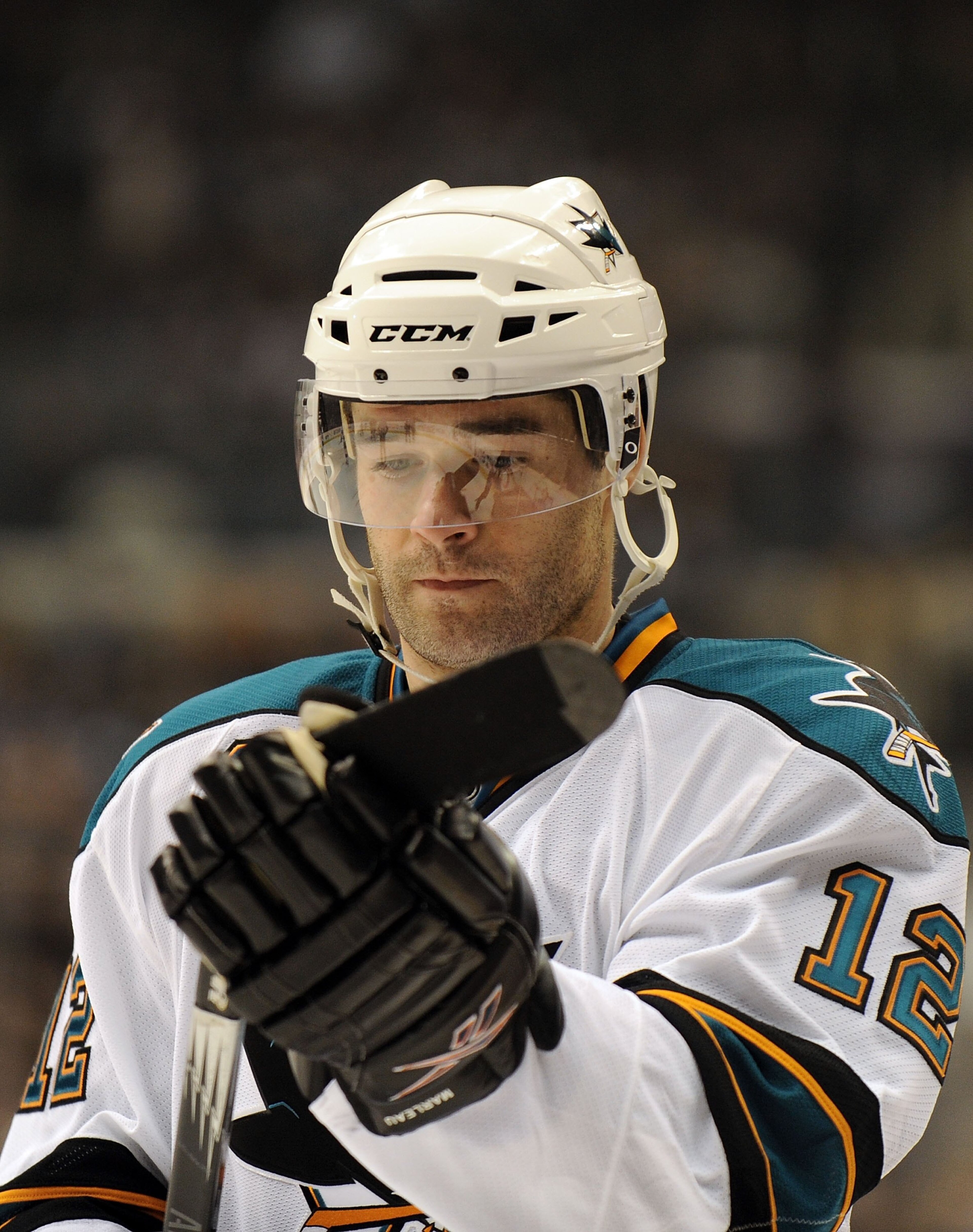 LOS ANGELES, CA - JANUARY 19:  Patrick Marleau #12 of the San Jose Sharks before a faceoff against the Los Angeles Kings during the game at Staples Center on January 19, 2010 in Los Angeles, California.  (Photo by Harry How/Getty Images)