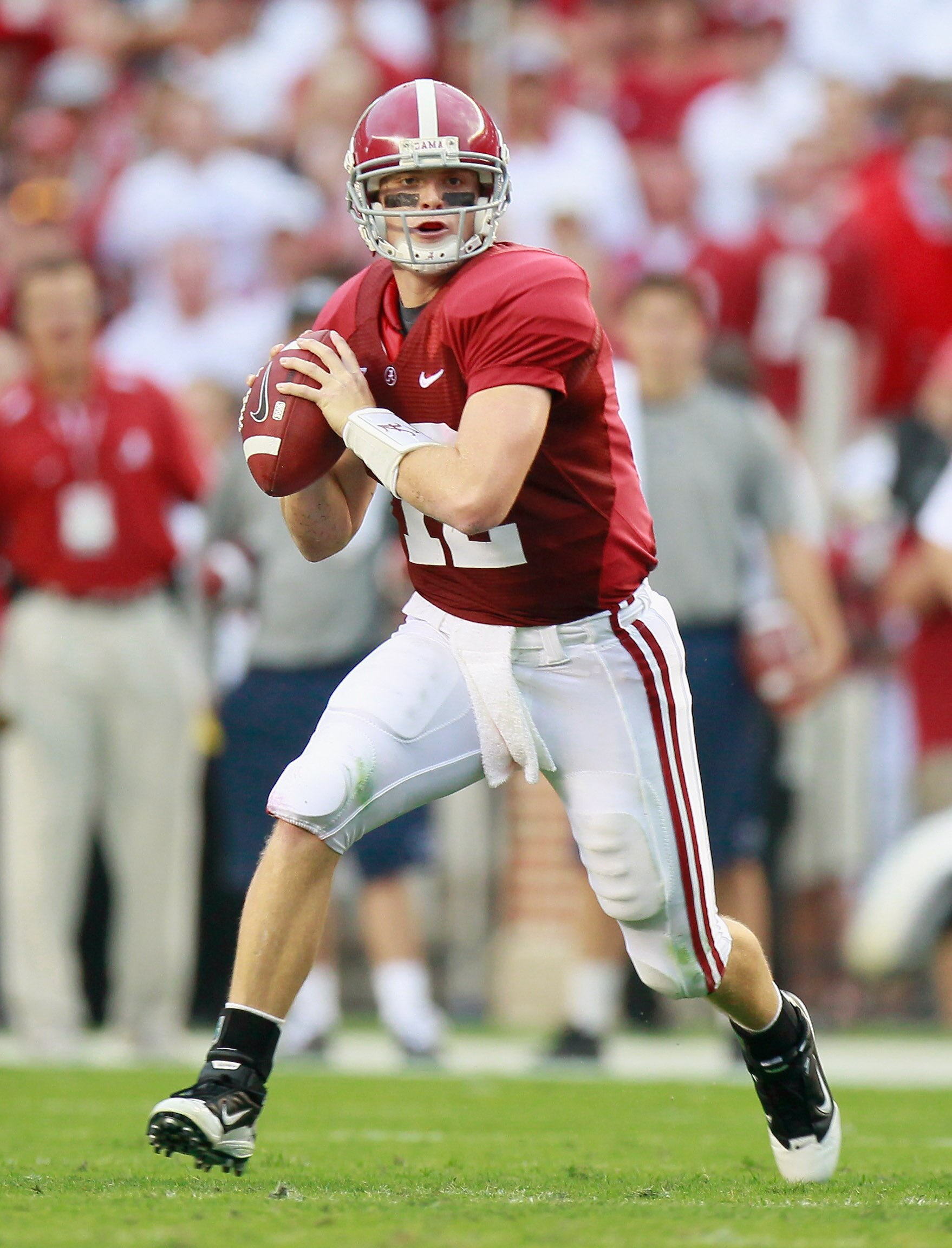 TUSCALOOSA, AL - SEPTEMBER 11:  Quarterback Greg McElroy #12 of the Alabama Crimson Tide of looks to pass against the Penn State Nittany Lions at Bryant-Denny Stadium on September 11, 2010 in Tuscaloosa, Alabama.  (Photo by Kevin C. Cox/Getty Images)