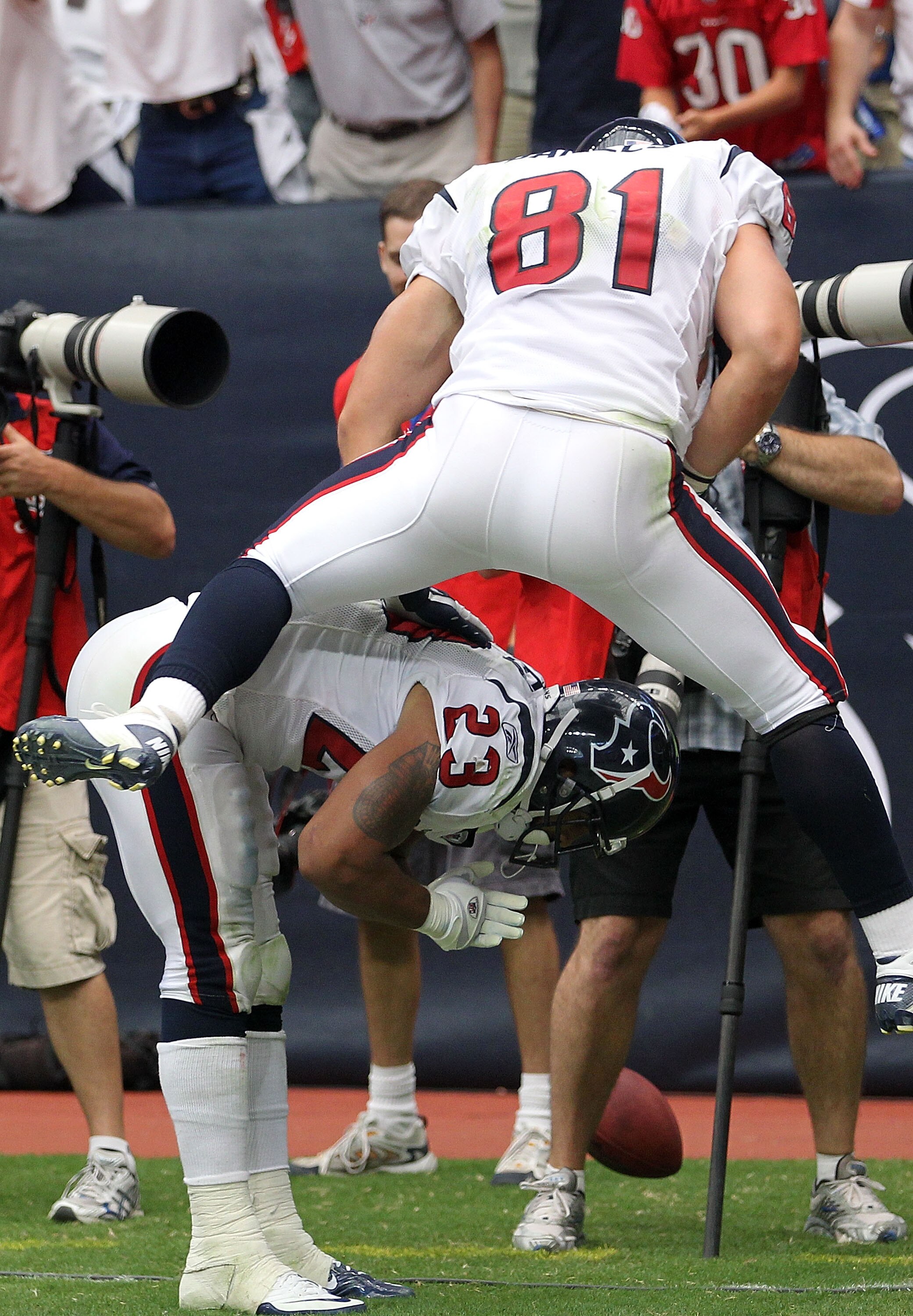 HOUSTON - SEPTEMBER 12:  Running back Arian Foster #23 of the Houston Texans celebrates his touchdown with Owen Daniels #81 in the NFL season opener against the Indianapolis Colts at Reliant Stadium on September 12, 2010 in Houston, Texas.  (Photo by Rona