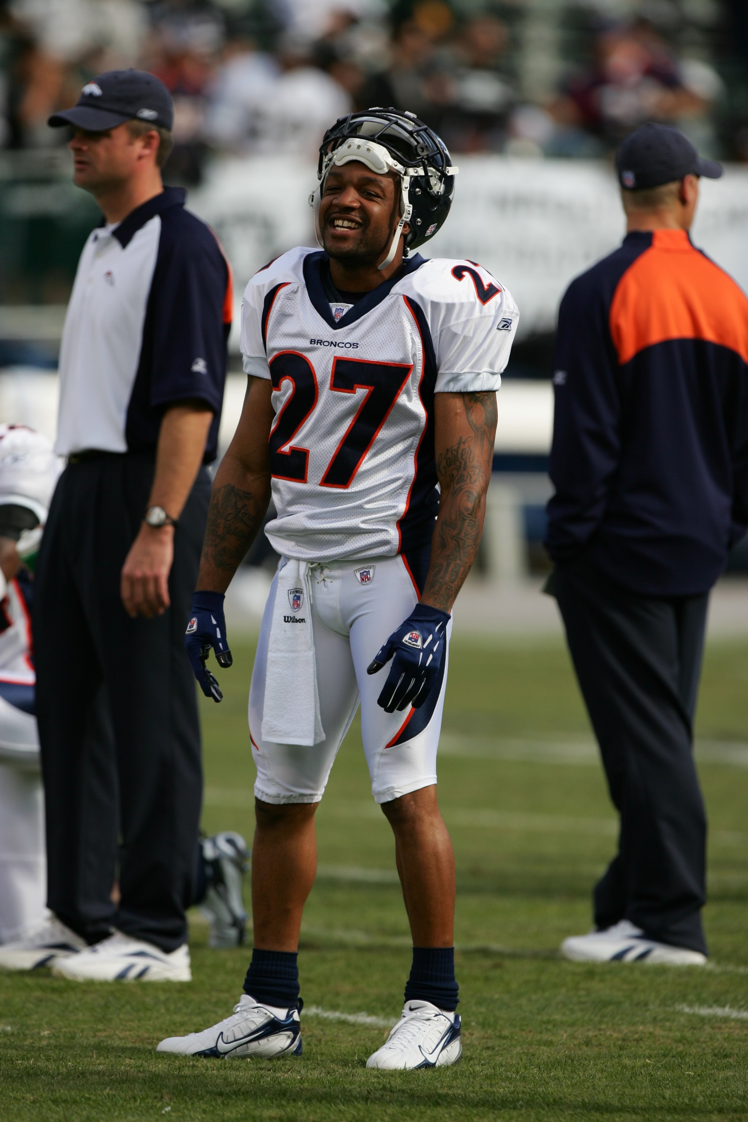 OAKLAND, CA - NOVEMBER 12:  Cornerback Darrent Williams #27 of the Denver Broncos looks on against the Oakland Raiders at McAfee Coliseum on November 12, 2006 in Oakland, California. The Broncos defeated the Raiders 17-13. (Photo by Jed Jacobsohn/Getty Im
