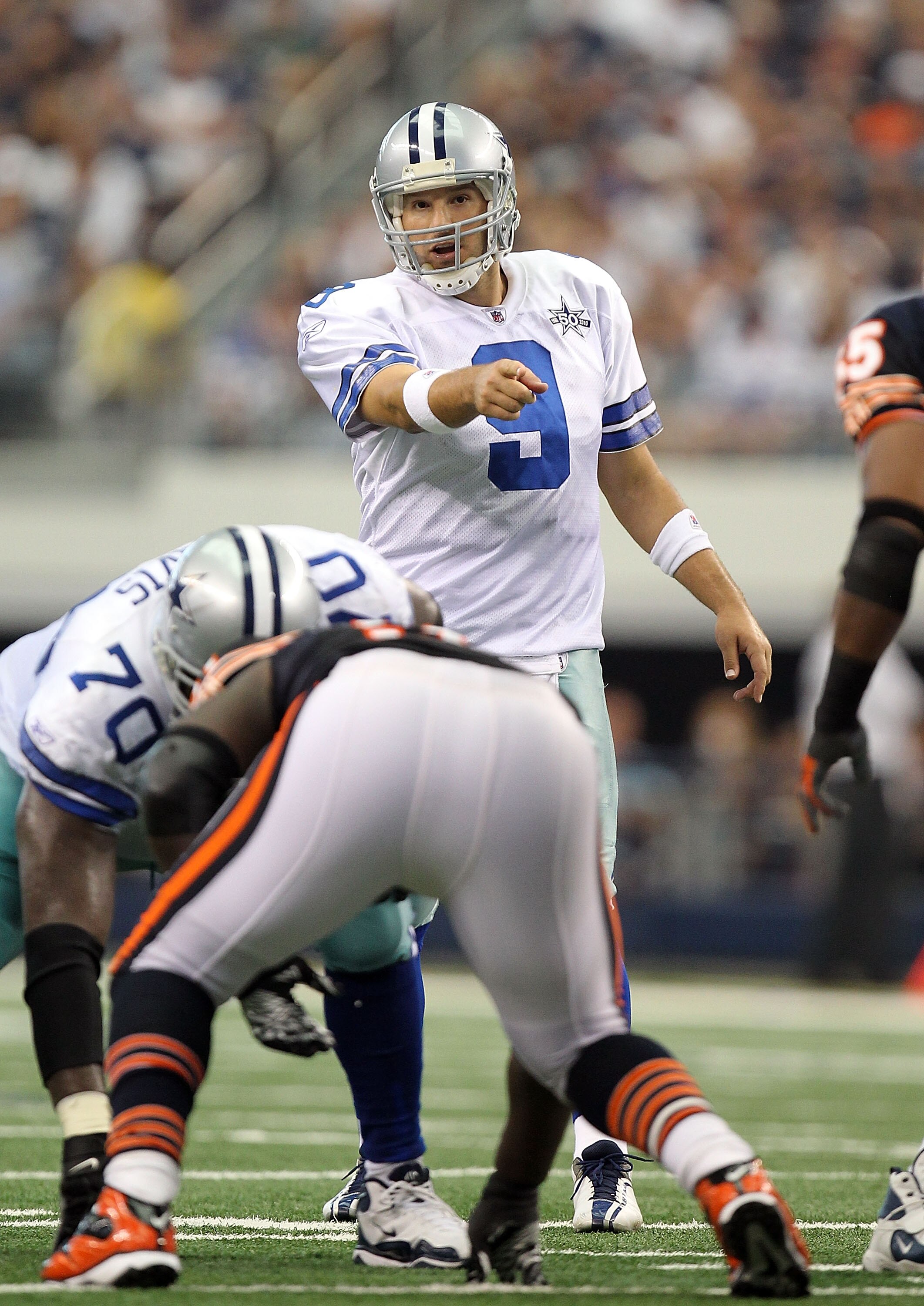 ARLINGTON, TX - SEPTEMBER 19:  Quarterback Tony Romo #9 of the Dallas Cowboys at Cowboys Stadium on September 19, 2010 in Arlington, Texas.  (Photo by Ronald Martinez/Getty Images)