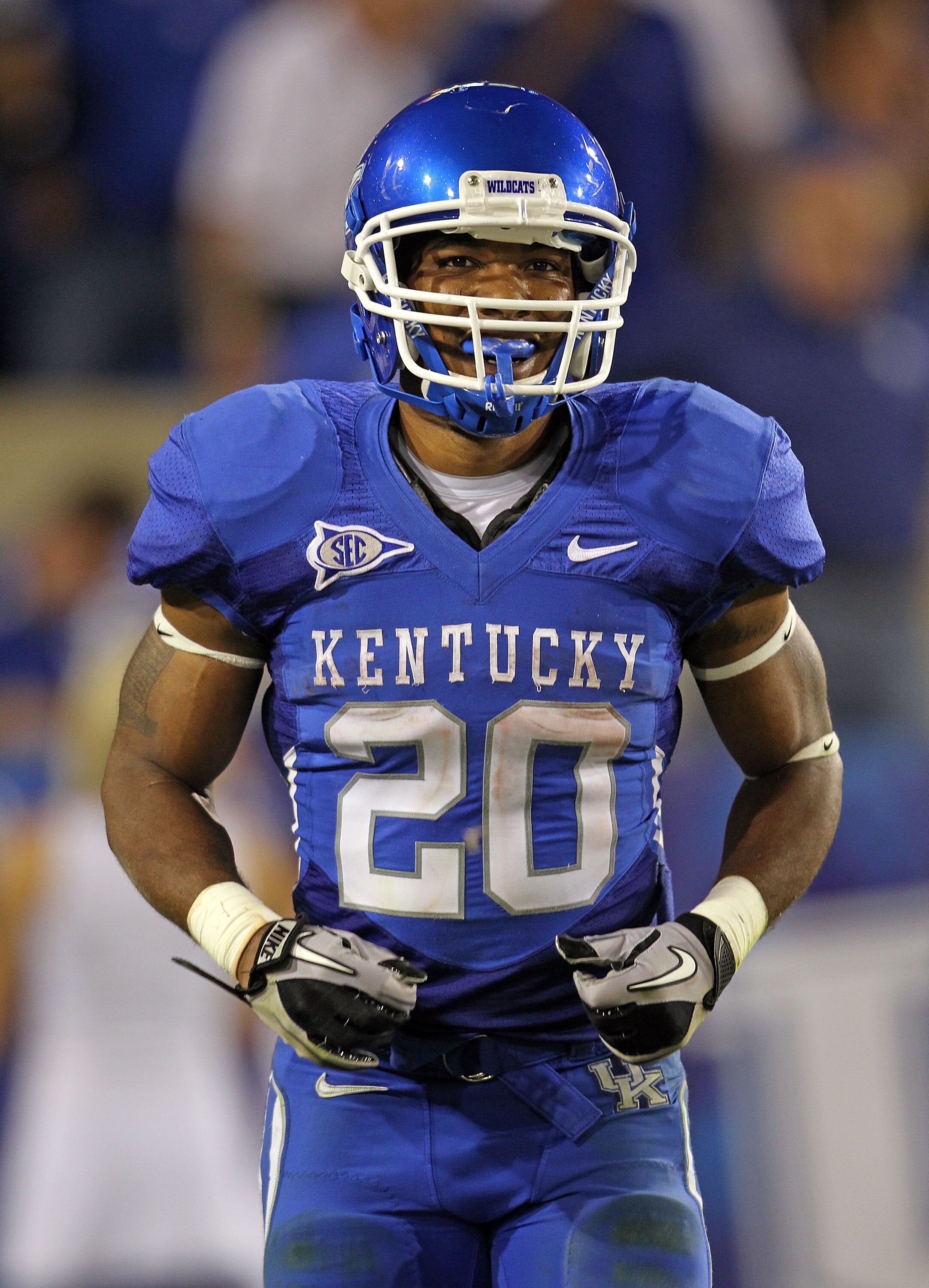 LEXINGTON, KY - SEPTEMBER 18:  Derrick Locke #20 of the Kentucky Wildcats celebrates after running for a touchdown during the game against the Akron Zips at Commonwealth Stadium on September 18, 2010 in Lexington, Kentucky.  (Photo by Andy Lyons/Getty Ima