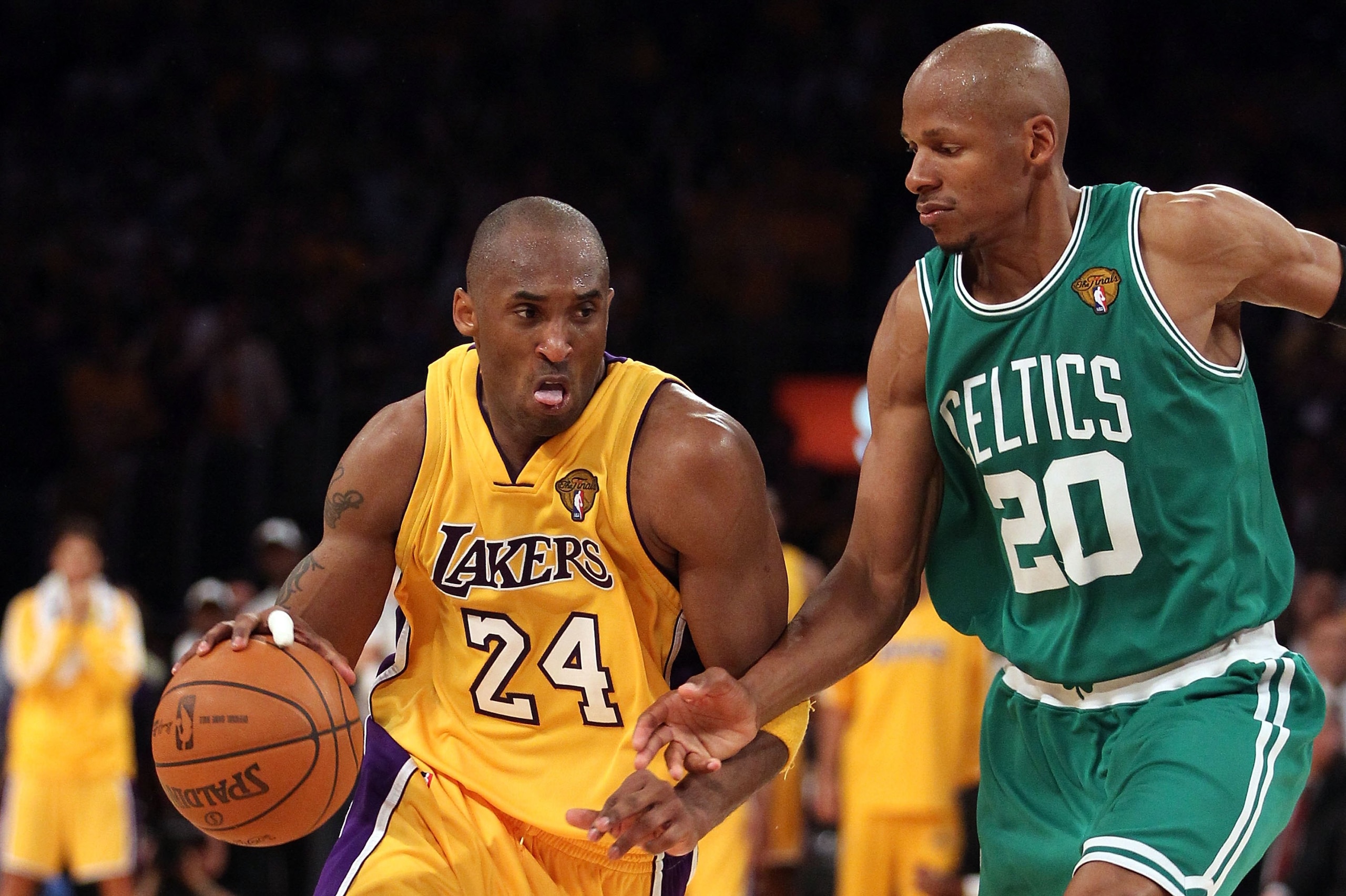 LOS ANGELES, CA - JUNE 17:  Kobe Bryant #24 of the Los Angeles Lakers moves the ball in Game Seven of the 2010 NBA Finals against the Boston Celtics at Staples Center on June 17, 2010 in Los Angeles, California.  NOTE TO USER: User expressly acknowledges 
