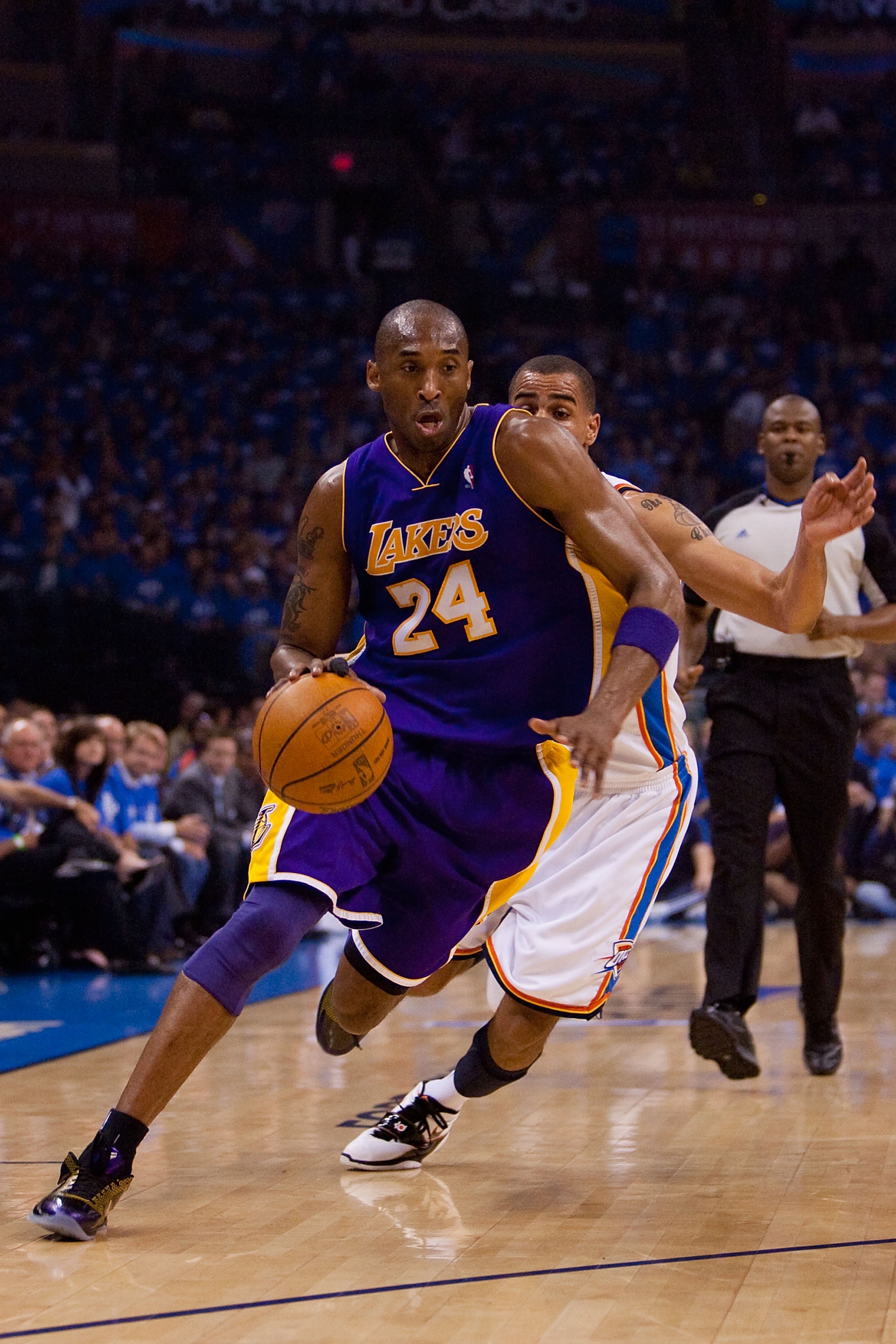 OKLAHOMA CITY - APRIL 22: Kobe Bryant #24 of the Los Angeles Lakers drives to the basket against the Oklahoma City Thunder during Game Three of the Western Conference Quarterfinals of the 2010 NBA Playoffs on April 22, 2010 at the Ford Center in Oklahoma