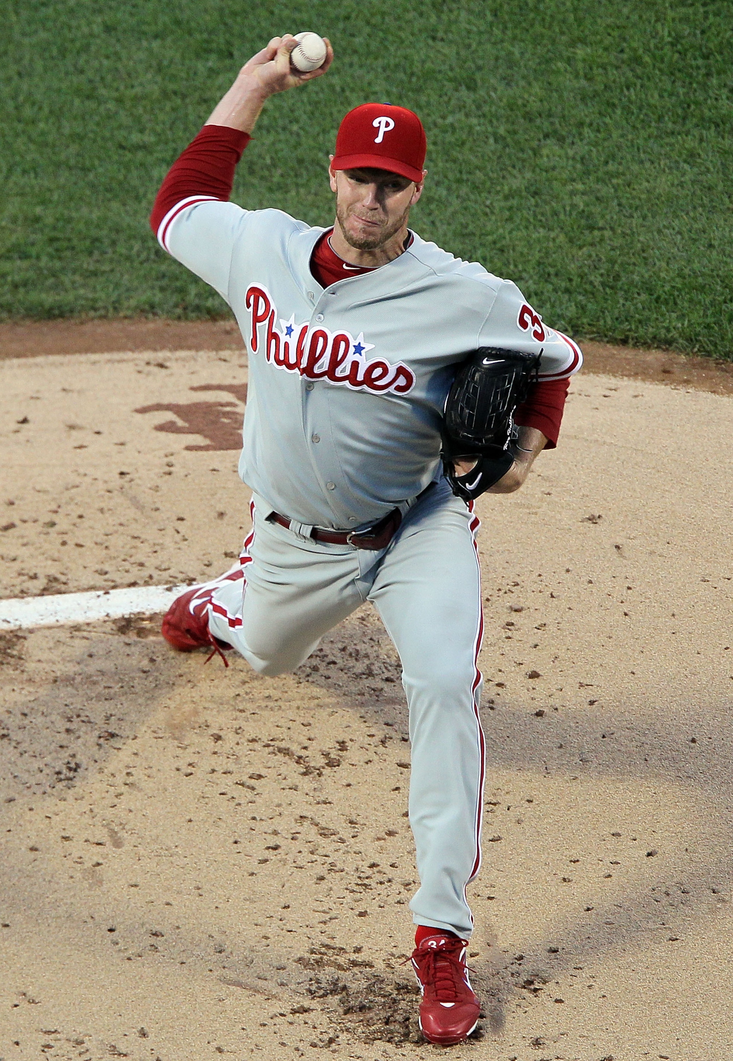 NEW YORK - AUGUST 14:  Roy Halladay #34 of the Philadelphia Phillies delivers a pitch against the New York Mets on August 14, 2010 at Citi Field in the Flushing neighborhood of the Queens borough of New York City.  (Photo by Jim McIsaac/Getty Images)
