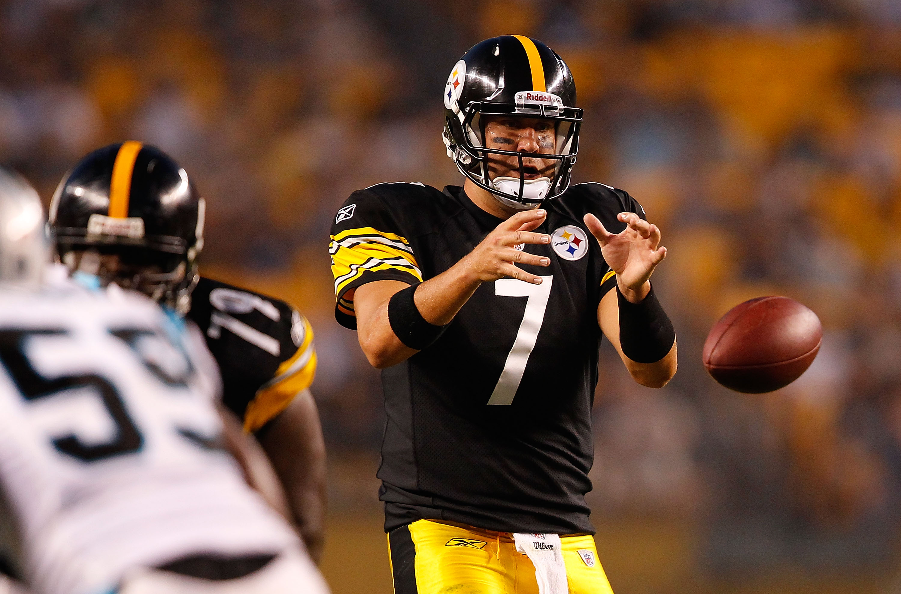 PITTSBURGH - SEPTEMBER 02: Ben Roethlisberger #7 of the Pittsburgh Steelers drops back to pass against the Carolina Panthers during the preseason game on September 2, 2010 at Heinz Field in Pittsburgh, Pennsylvania. (Photo by Jared Wickerham/Getty Images)