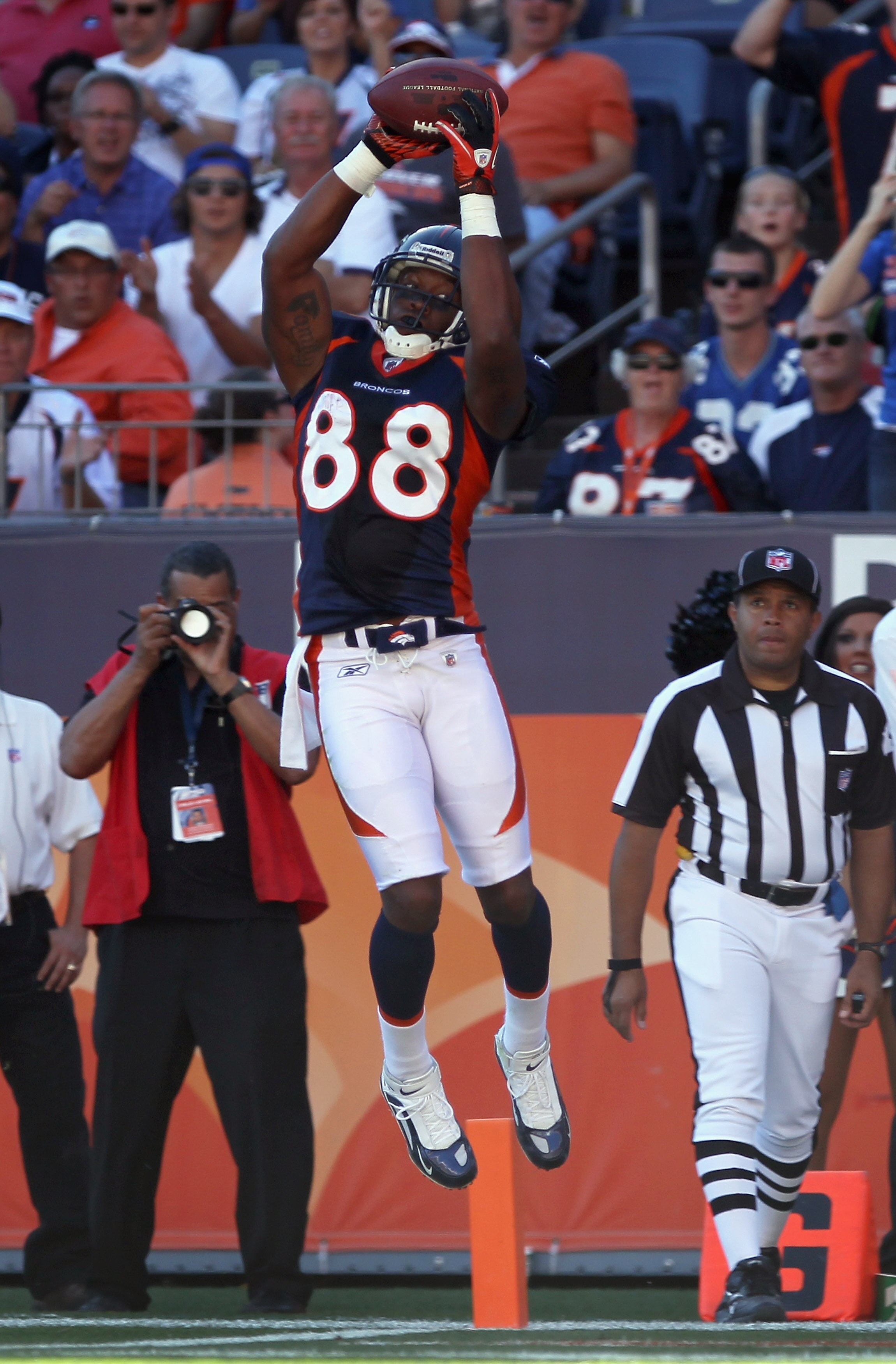 DENVER - SEPTEMBER 19:  Tightend Demaryius Thomas #88 of the Denver Broncos catches a 21 yard touchdown pass in the fourth quarter against the Seattle Seahawks at INVESCO Field at Mile High on September 19, 2010 in Denver, Colorado. The Broncos defeated t