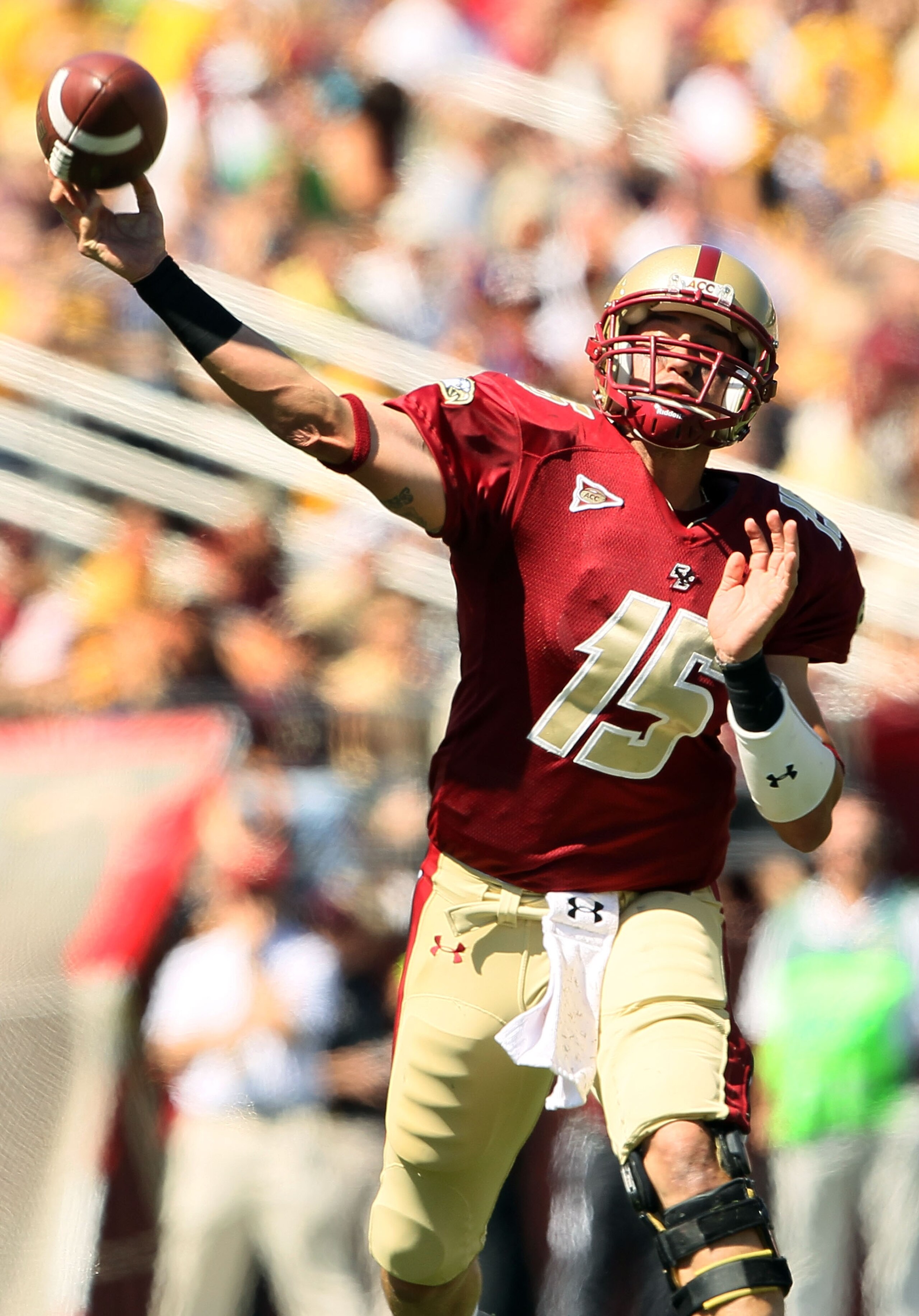CHESTNUT HILL, MA - SEPTEMBER 04:  Dave Shinskie #15 of the Boston College Eagles passes in the first quarter against the Weber State Wildcats on September 4, 2010 at Alumni Stadium in Chestnut Hill, Massachusetts.  (Photo by Elsa/Getty Images)