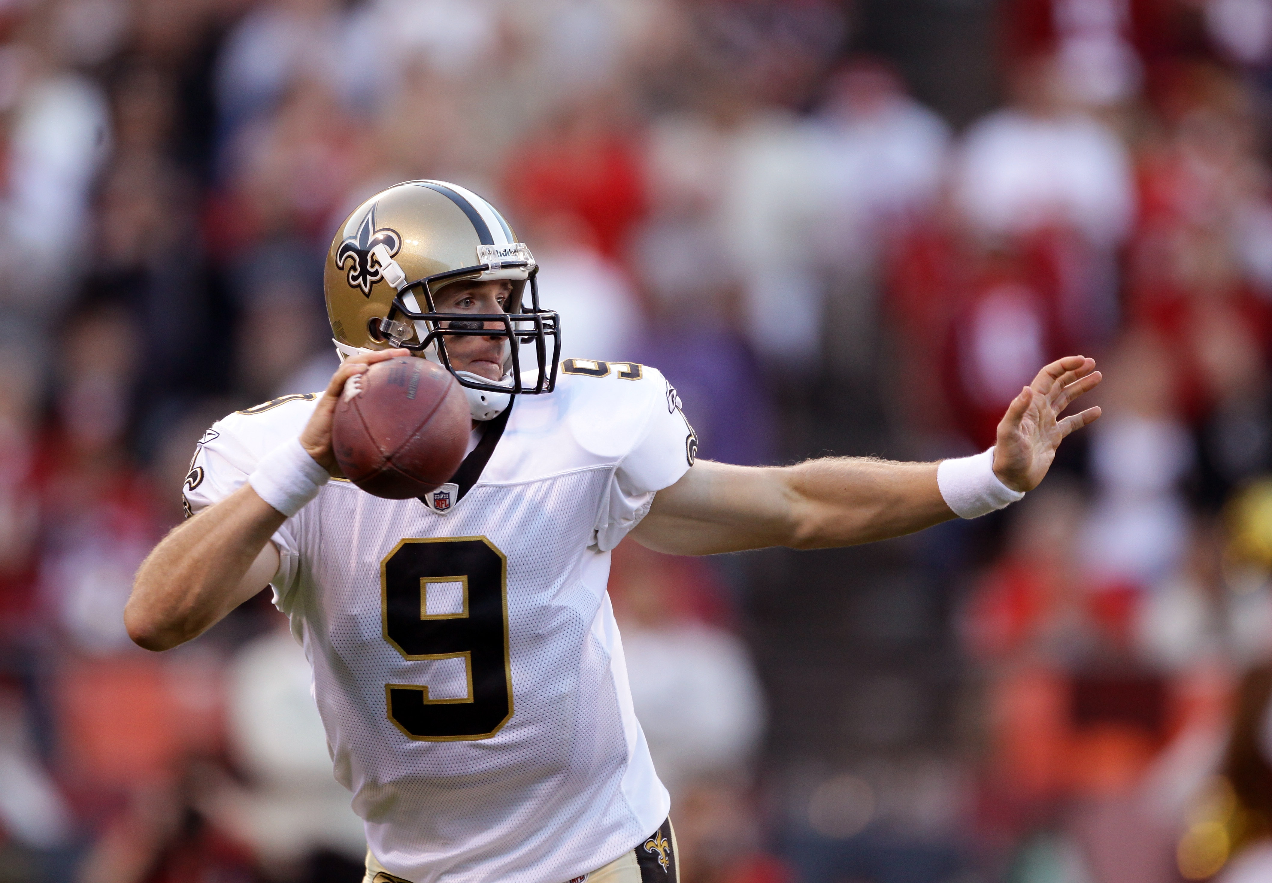 SAN FRANCISCO - SEPTEMBER 20:  Drew Brees #9 of the New Orleans Saints in action during their game against the San Francisco 49ers at Candlestick Park on September 20, 2010 in San Francisco, California.  (Photo by Ezra Shaw/Getty Images)