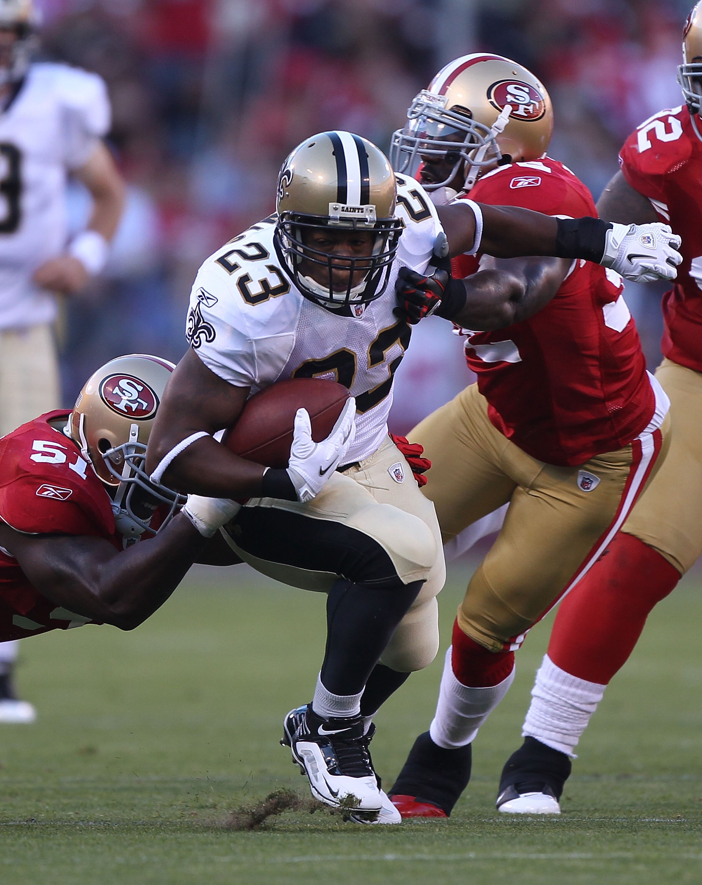 SAN FRANCISCO - SEPTEMBER 20:  Pierre Thomas #23 of the New Orleans Saints runs against the San Francisco 49ers during an NFL game at Candlestick Park on September 20, 2010 in San Francisco, California.  (Photo by Jed Jacobsohn/Getty Images)