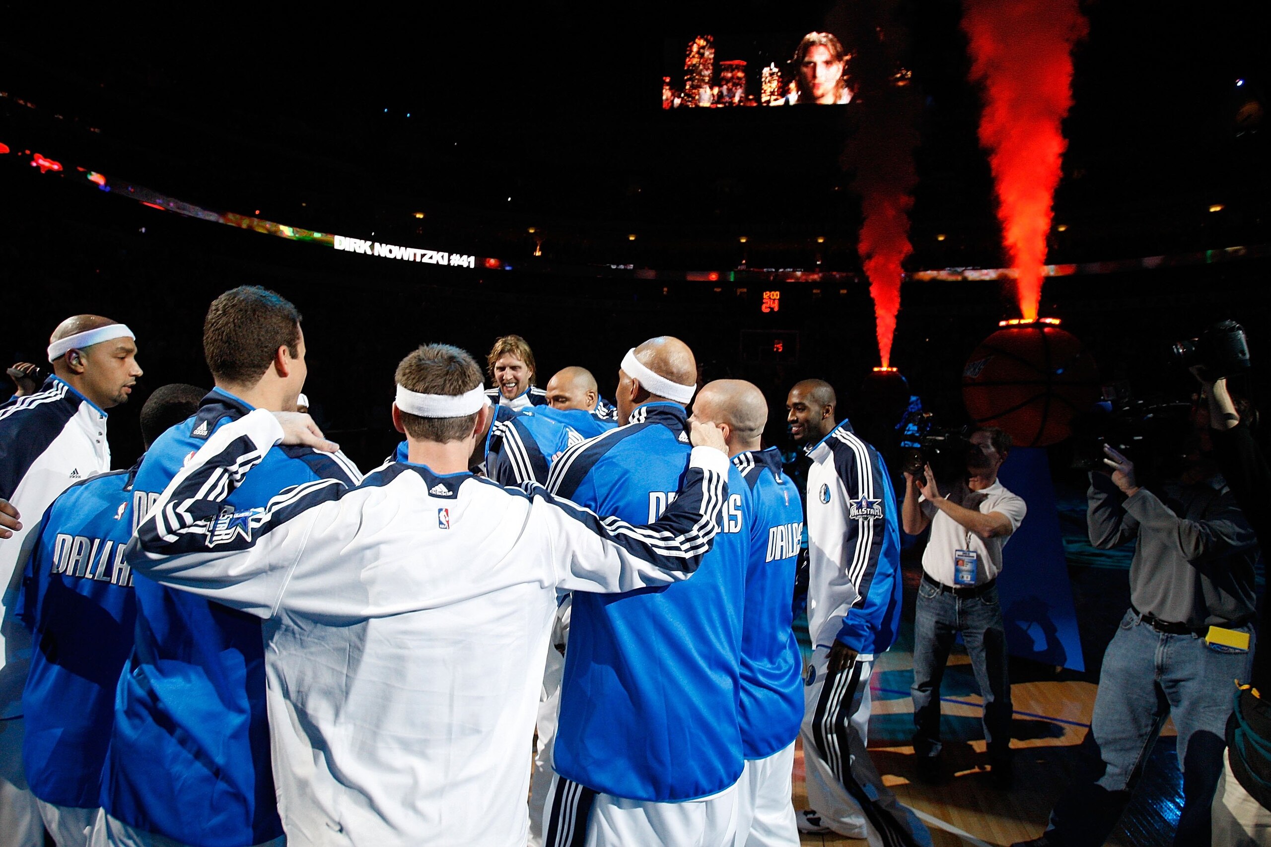 DALLAS - OCTOBER 27:  The Dallas Mavericks before a game with the Washington Wizards on October 27, 2009 at American Airlines Center in Dallas, Texas.  NOTE TO USER: User expressly acknowledges and agrees that, by downloading and/or using this Photograph,