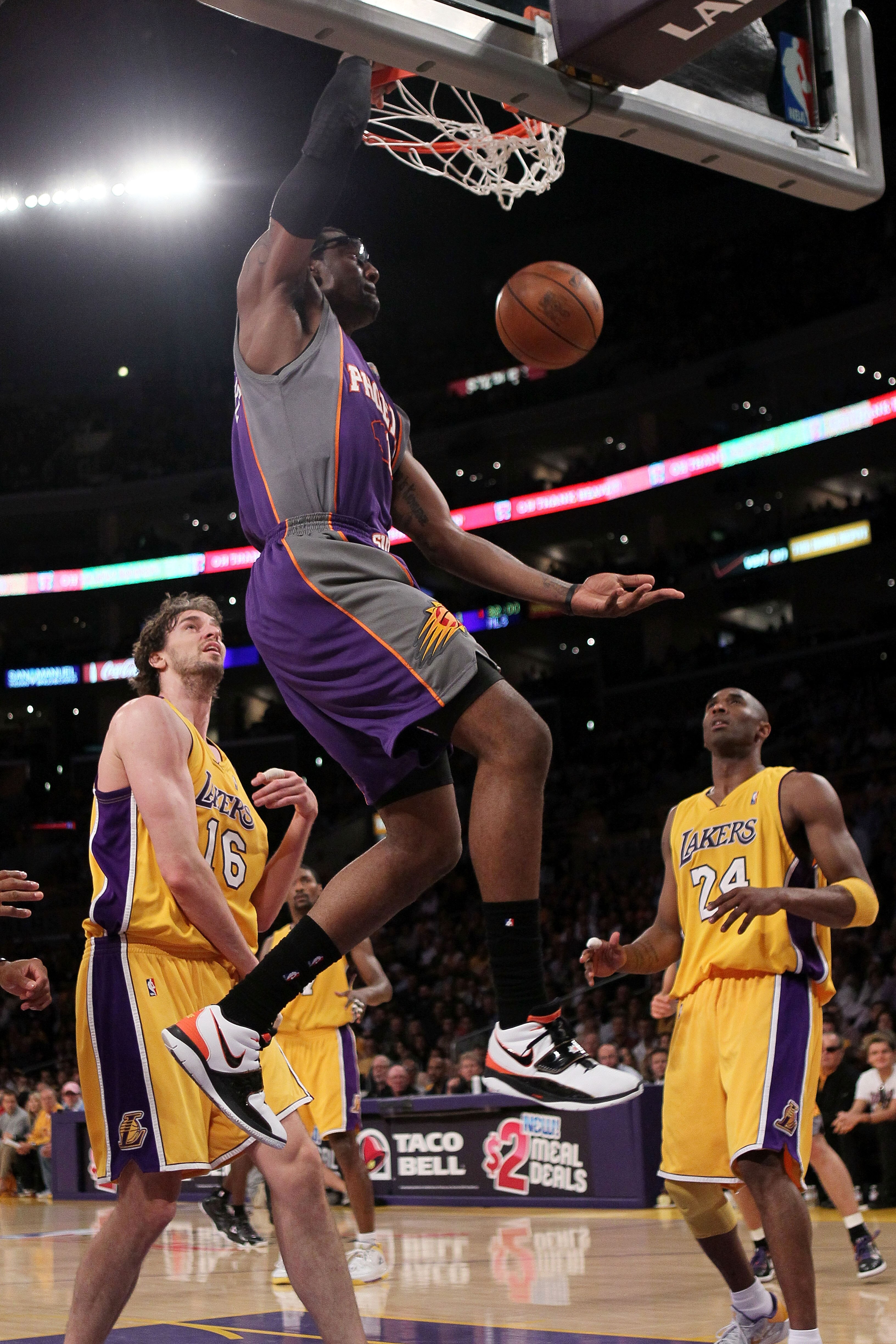 LOS ANGELES, CA - MAY 27:  Amar'e Stoudemire #1 of the Phoenix Suns dunks the ball against the Los Angeles Lakers in the first quarter of Game Five of the Western Conference Finals during the 2010 NBA Playoffs at Staples Center on May 27, 2010 in Los Ange