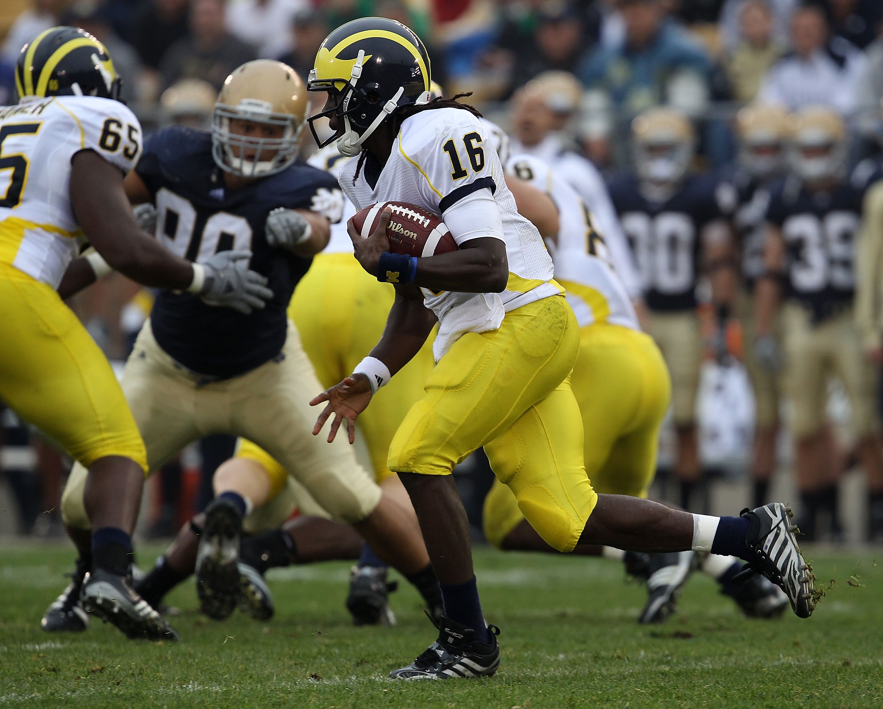 SOUTH BEND, IN - SEPTEMBER 11: Denard Robinson #16 of the Michigan Wolverines runs against the Notre Dame Fighting Irish at Notre Dame Stadium on September 11, 2010 in South Bend, Indiana. Michigan defeated Notre Dame 28-24. (Photo by Jonathan Daniel/Gett
