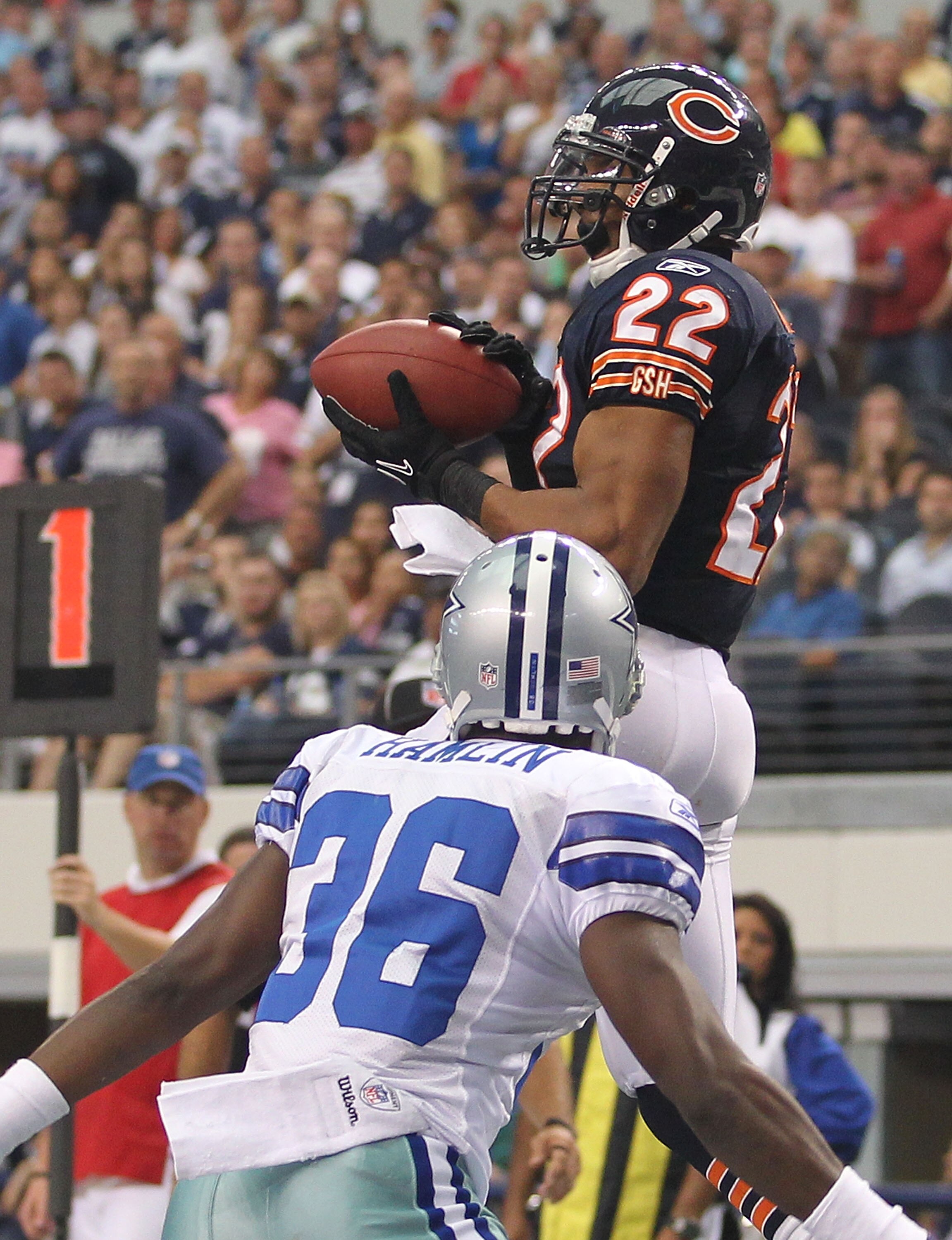 ARLINGTON, TX - SEPTEMBER 19:  Running back Matt Forte #22 of the Chicago Bears makes a touchdown pass reception in front of Michael Hamlin #36 of the Dallas Cowboys in the fourth quarter at Cowboys Stadium on September 19, 2010 in Arlington, Texas.  (Pho