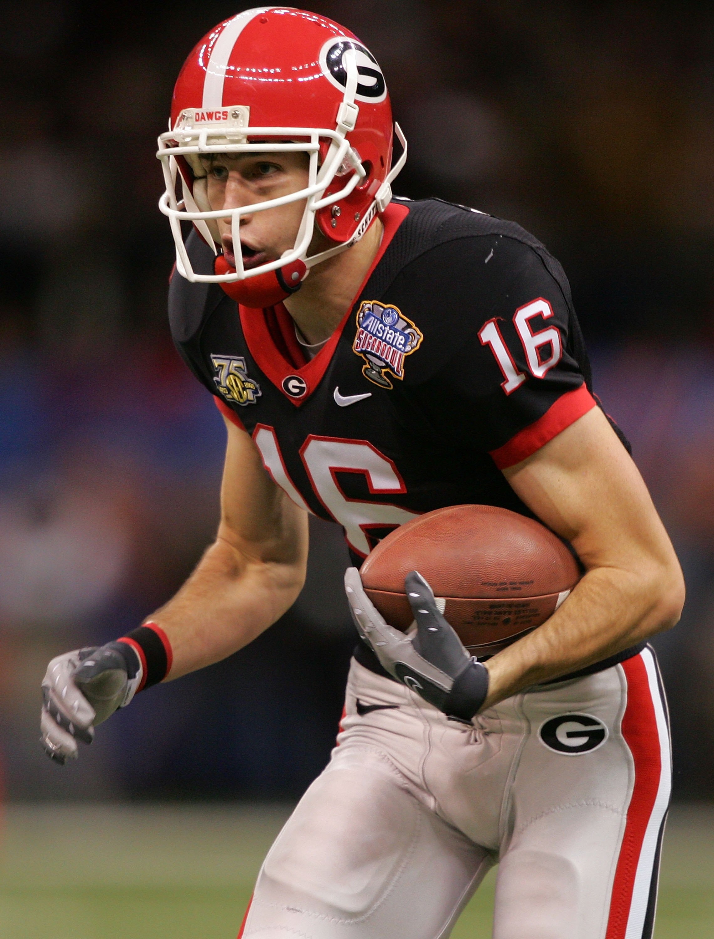 NEW ORLEANS - JANUARY 01:  Kris Durham #16 of the Georgia Bulldogs runs for yards after the catch against the Hawai'i Warriors during the Allstate Sugar Bowl at the Louisiana Superdome on January 1, 2008 in New Orleans, Louisiana. Georgia won 41-10. (Phot
