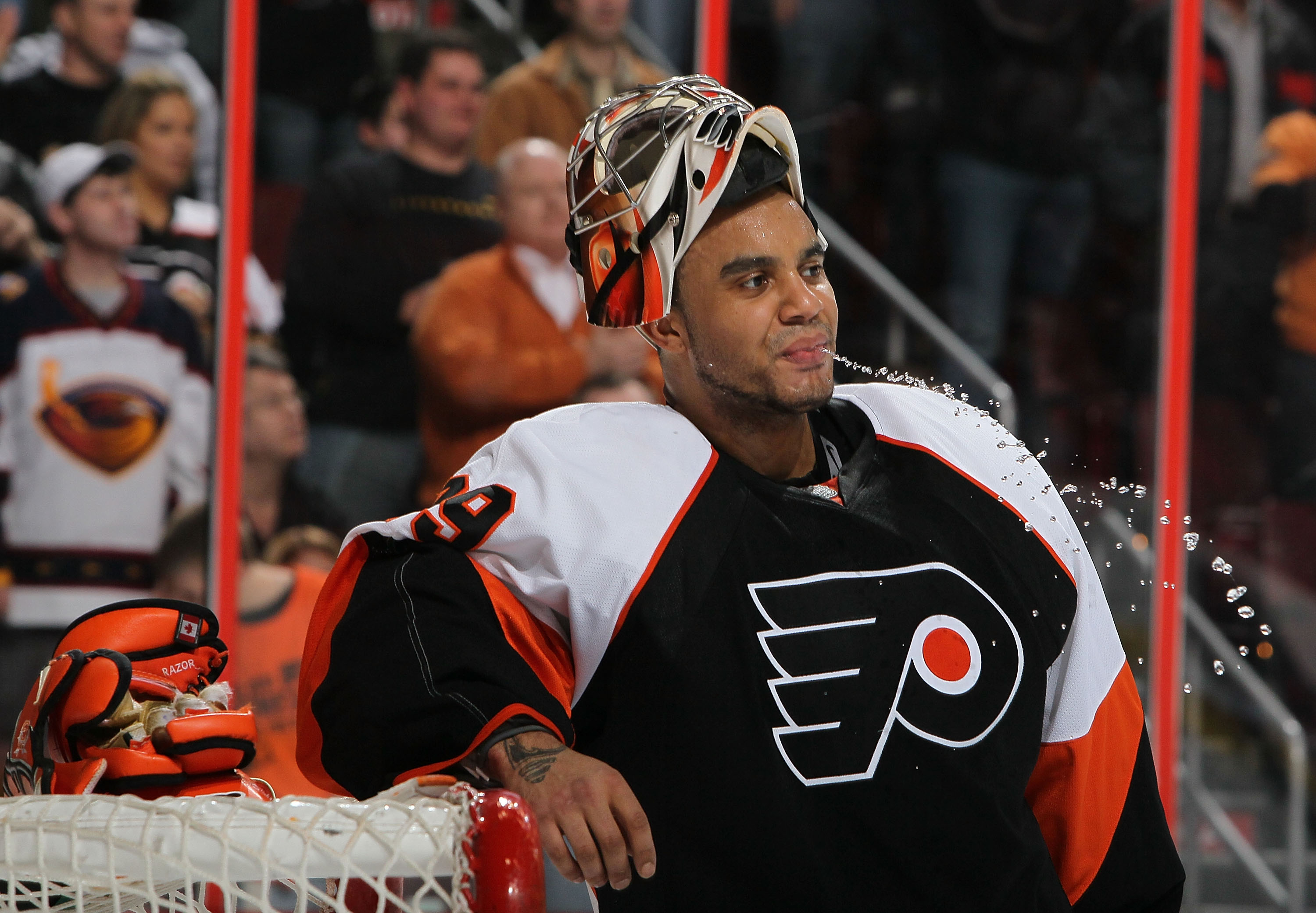 PHILADELPHIA - JANUARY 28:  Ray Emery #29 of The Philadelphia Flyers takes a water break against the Atlanta Thrashers during their game on January 28, 2010 at The Wachovia Center in Philadelphia, Pennsylvania.  (Photo by Al Bello/Getty Images)