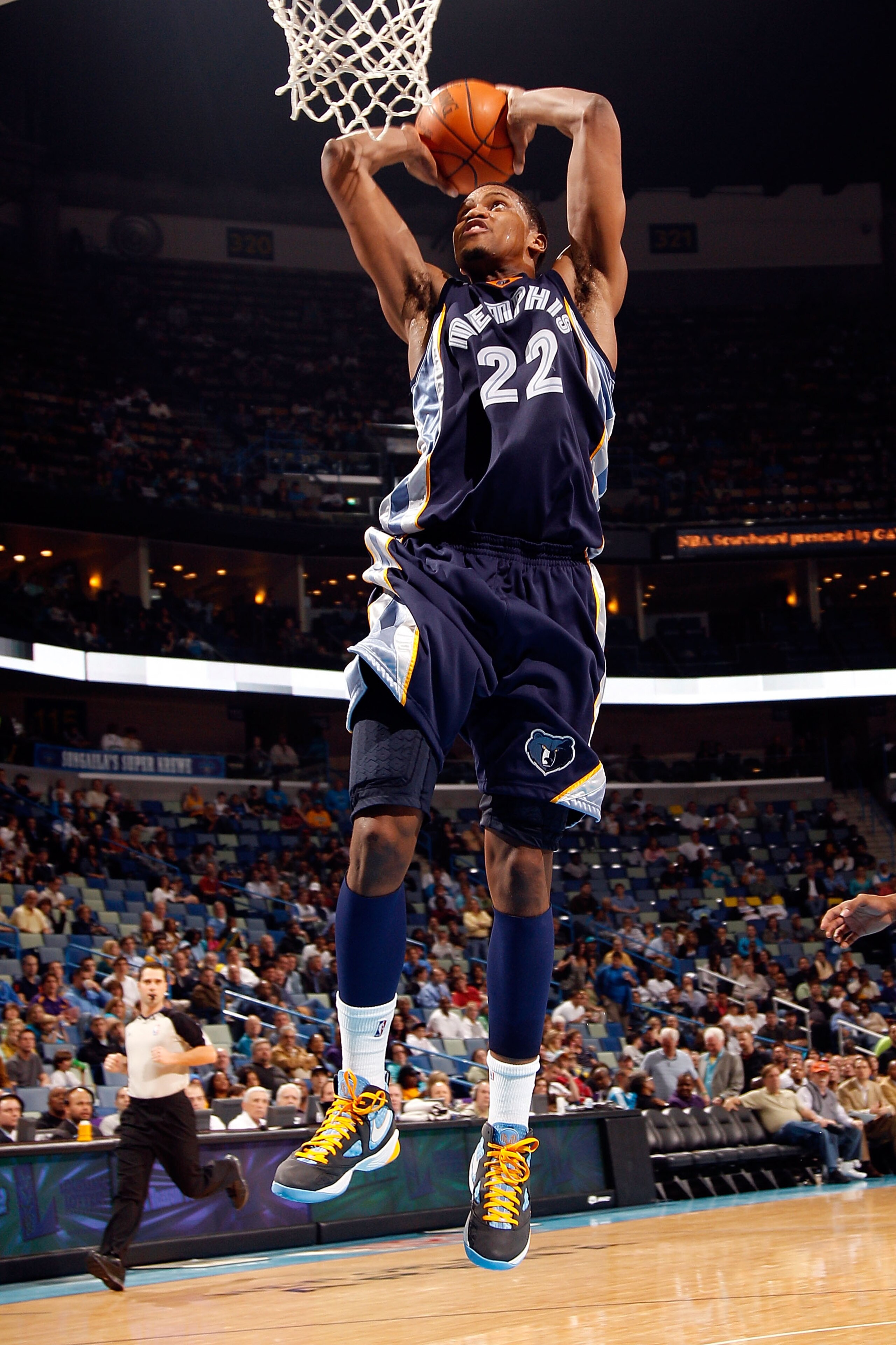 NEW ORLEANS - JANUARY 20: Rudy Gay #22 of the Memphis Grizzlies goes up for a dunk against the New Orleans Hornets at the New Orleans Arena on January 20, 2010 in New Orleans, Louisiana. The Hornets defeated the Grizzlies 113-111. NOTE TO USER: User ex NEW ORLEANS - JANUARY 20: Rudy Gay #22 of the Memphis Grizzlies goes up for a dunk against the New Orleans Hornets at the New Orleans Arena on January 20, 2010 in New Orleans, Louisiana. The Hornets defeated the Grizzlies 113-111. NOTE TO USER: User ex