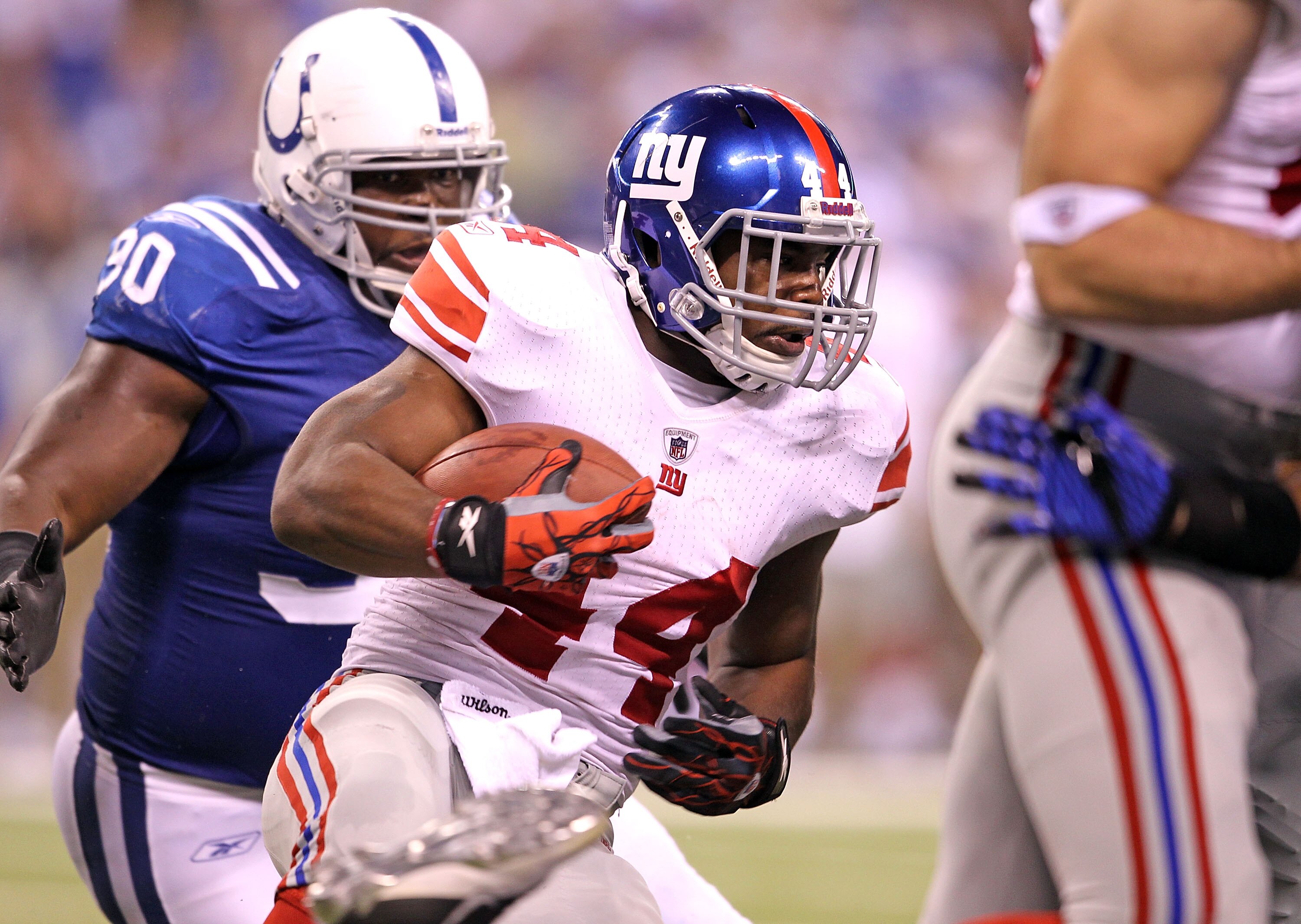INDIANAPOLIS - SEPTEMBER 19:  Ahmad Bradshaw #44 of the New York Giants runs with the ball during the NFL game against the Indianapolis Colts at Lucas Oil Stadium on September 19, 2010 in Indianapolis, Indiana.  (Photo by Andy Lyons/Getty Images)