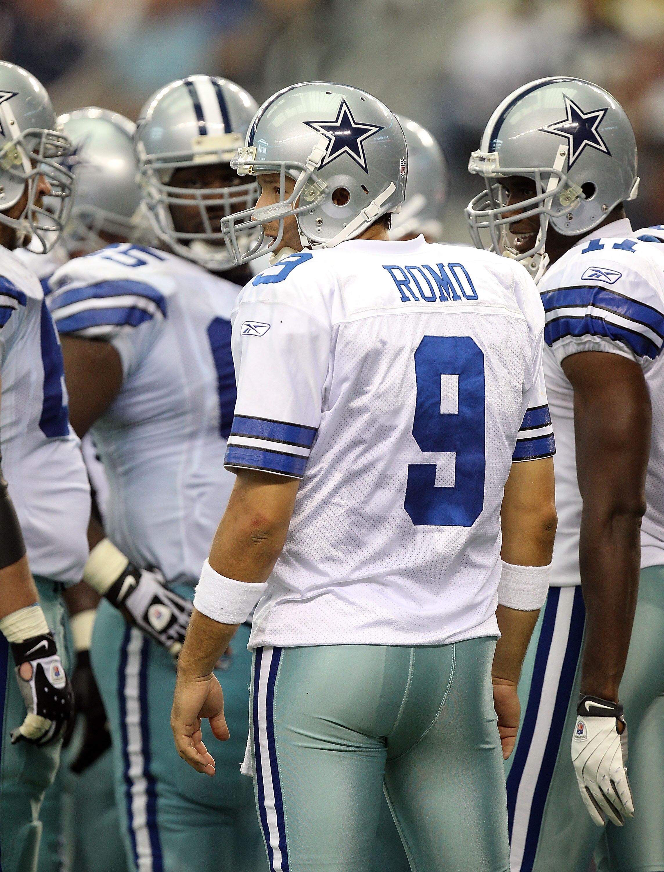 ARLINGTON, TX - SEPTEMBER 19:  Quarterback Tony Romo #9 of the Dallas Cowboys at Cowboys Stadium on September 19, 2010 in Arlington, Texas.  (Photo by Ronald Martinez/Getty Images)