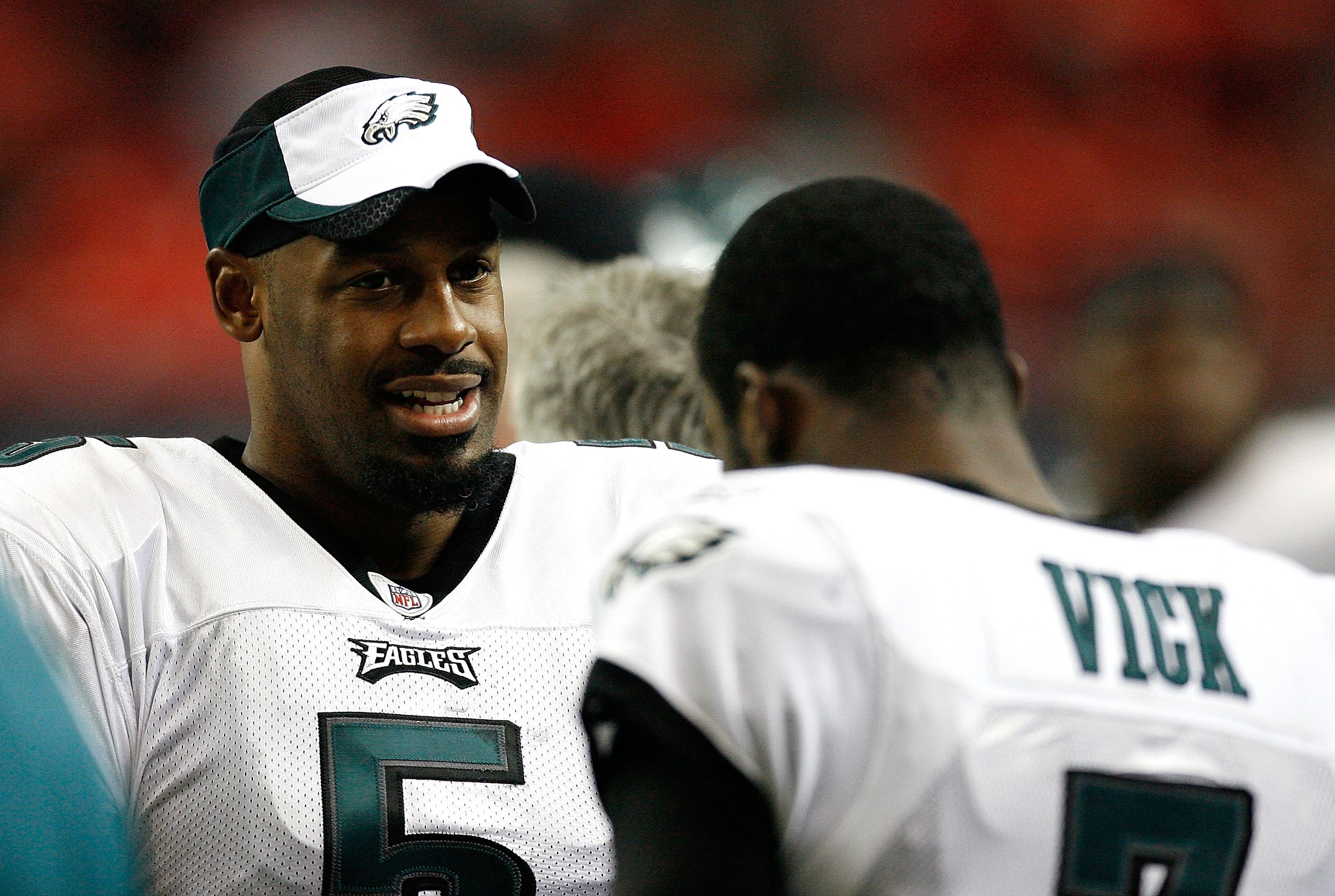 ATLANTA - DECEMBER 06:  Quarterback Donovan McNabb #5 and Michael Vick #7 of the Philadelphia Eagles against the Atlanta Falcons at Georgia Dome on December 6, 2009 in Atlanta, Georgia.  (Photo by Kevin C. Cox/Getty Images)