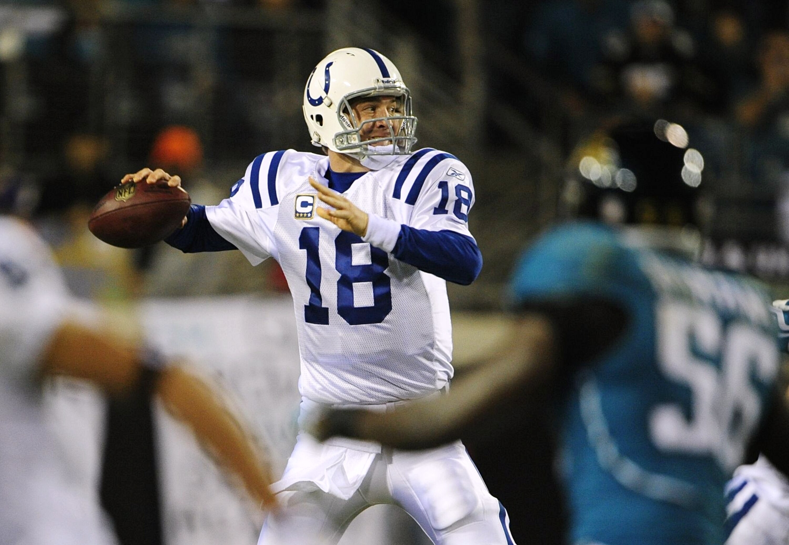 JACKSONVILLE, FL - DECEMBER 17:  Peyton Manning #18 of the Indianapolis Colts throws a pass against the Jacksonville Jaguars at Jacksonville Municipal Stadium on December 17, 2009 in Jacksonville, Florida.  (Photo by Sam Greenwood/Getty Images)