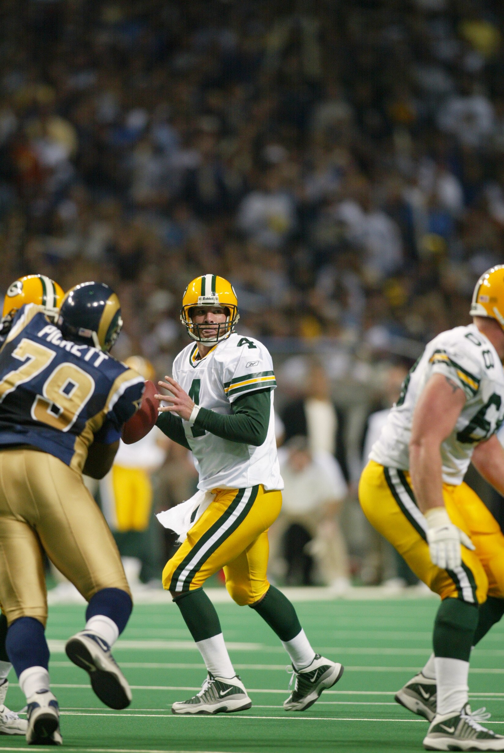 20 Jan 2002 : Quarterback Brett Favre of the Green Bay Packers during the game against the St.Louis Rams at the Dome at America's Center in St.Louis, Missouri. The Rams won 45-17. DIGITAL IMAGE. Mandatory Credit: Tom Hauck/Getty Images