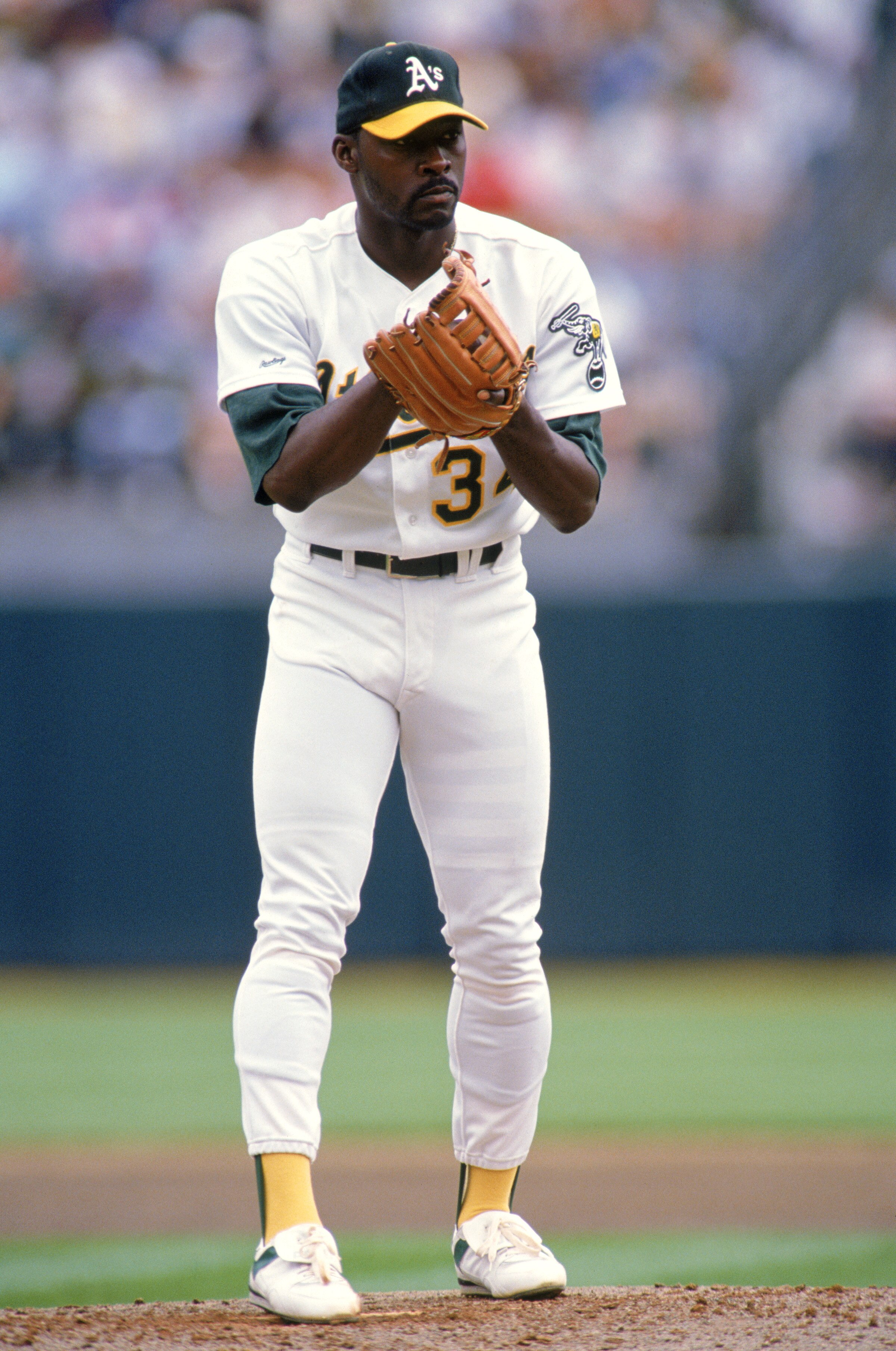 OAKLAND - 1990:  Pitcher Dave Stewart #34 of the Oakland Athletics on the mound during the 1990 season at Oakland Alameda County Stadium in Oakland, California. (Photo by Otto Greule Jr/Getty Images)