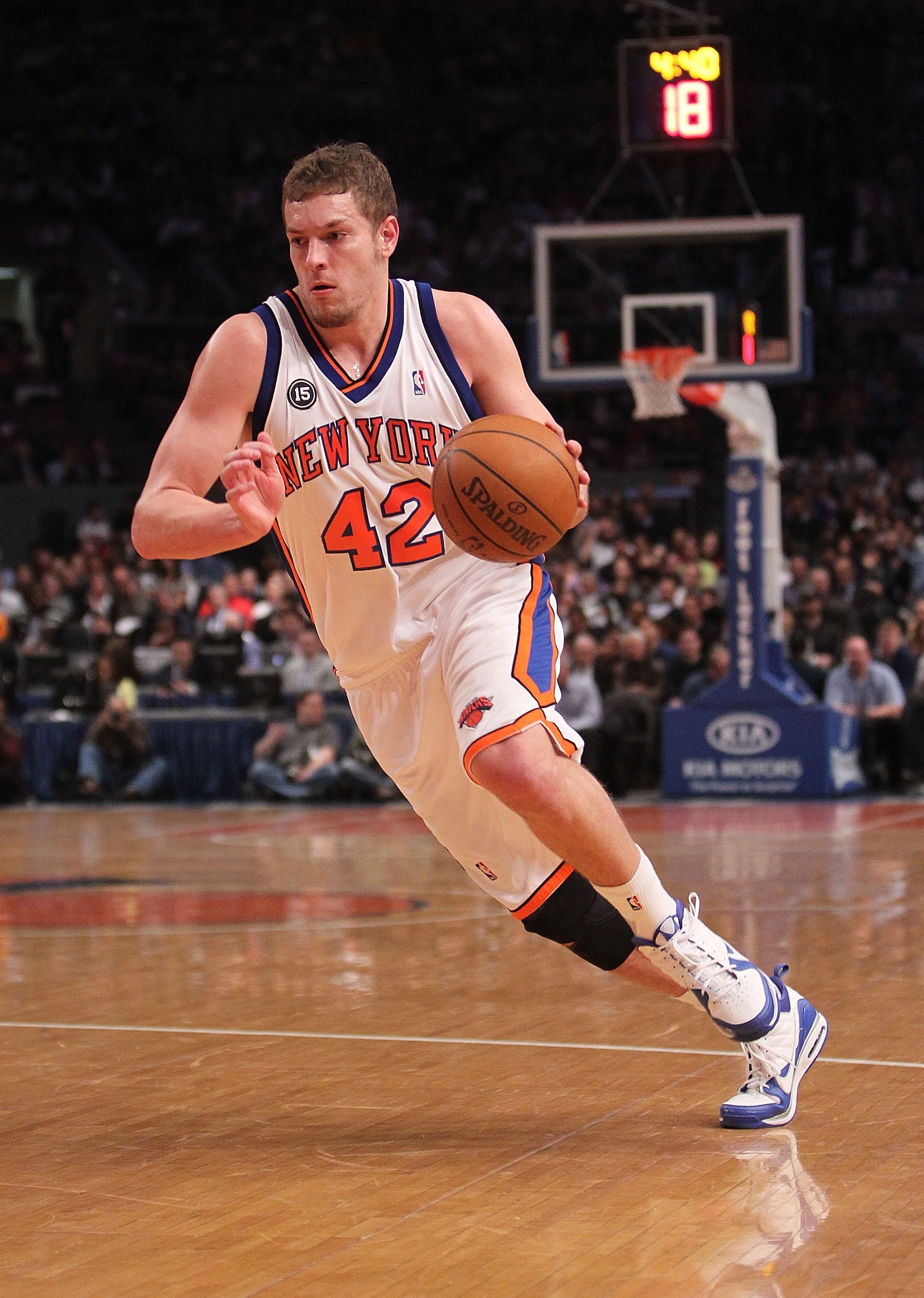 NEW YORK - FEBRUARY 17:  David Lee #42 of the New York Knicks dribbles against the Chicago Bulls at Madison Square Garden on February 17, 2010 in New York, New York. NOTE TO USER: User expressly acknowledges and agrees that, by downloading and or using th