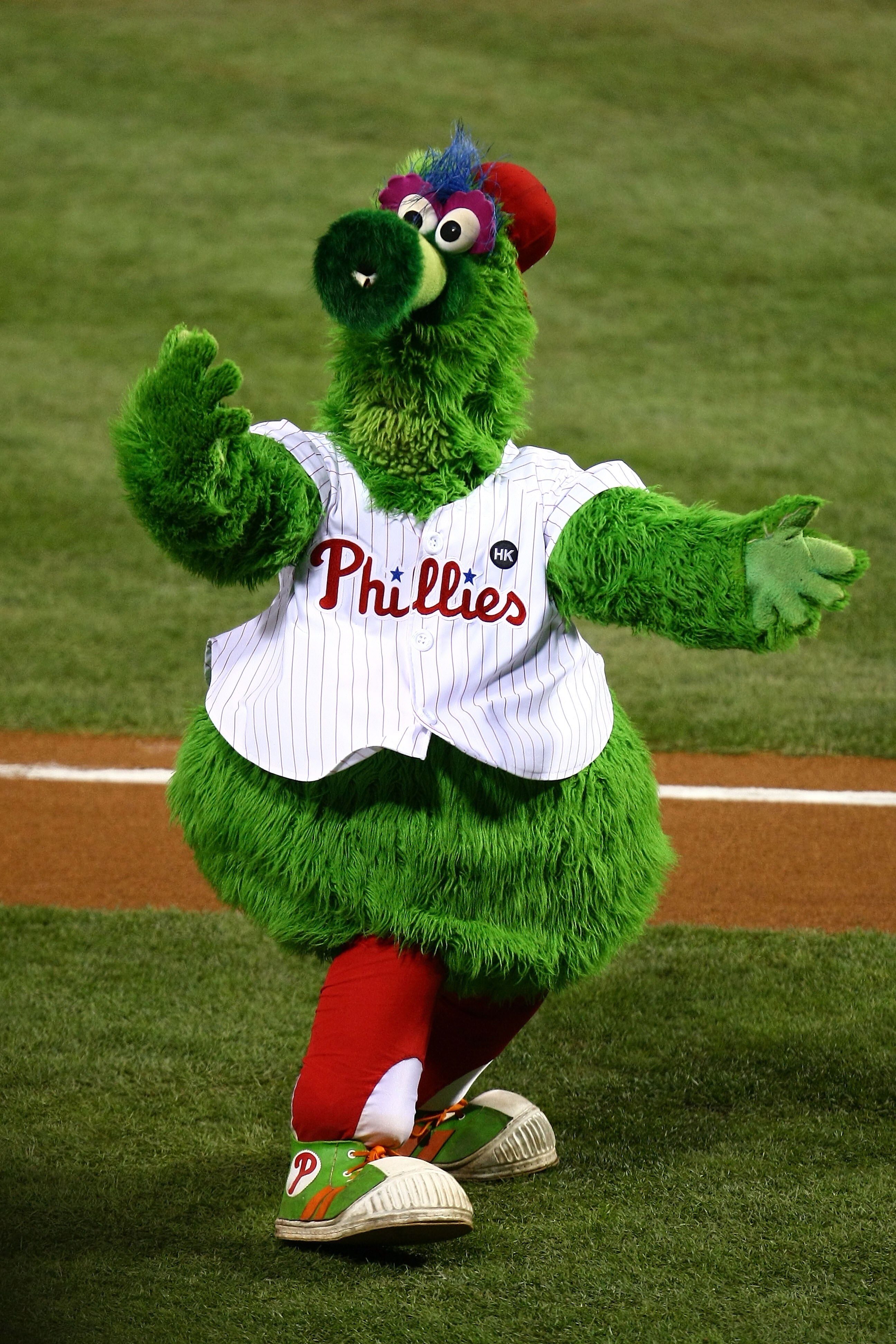 PHILADELPHIA - NOVEMBER 01:  The Philly Phanatic, mascot for of the Philadelphia Phillies performs against the New York Yankees in Game Four of the 2009 MLB World Series at Citizens Bank Park on November 1, 2009 in Philadelphia, Pennsylvania.  (Photo by C
