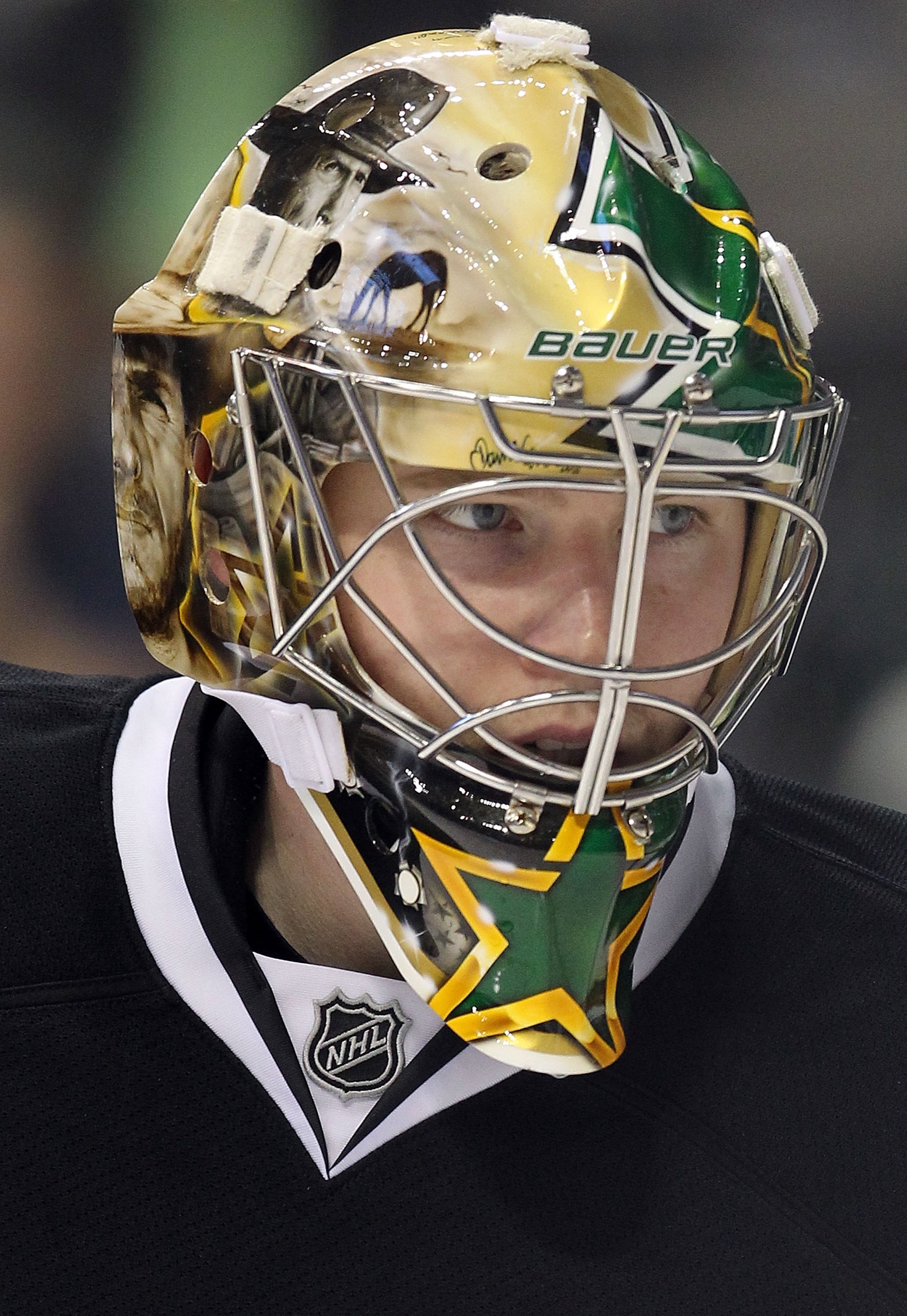 DALLAS - APRIL 02:  Goaltender Kari Lehtonen #32 of the Dallas Stars at American Airlines Center on April 2, 2010 in Dallas, Texas.  (Photo by Ronald Martinez/Getty Images)