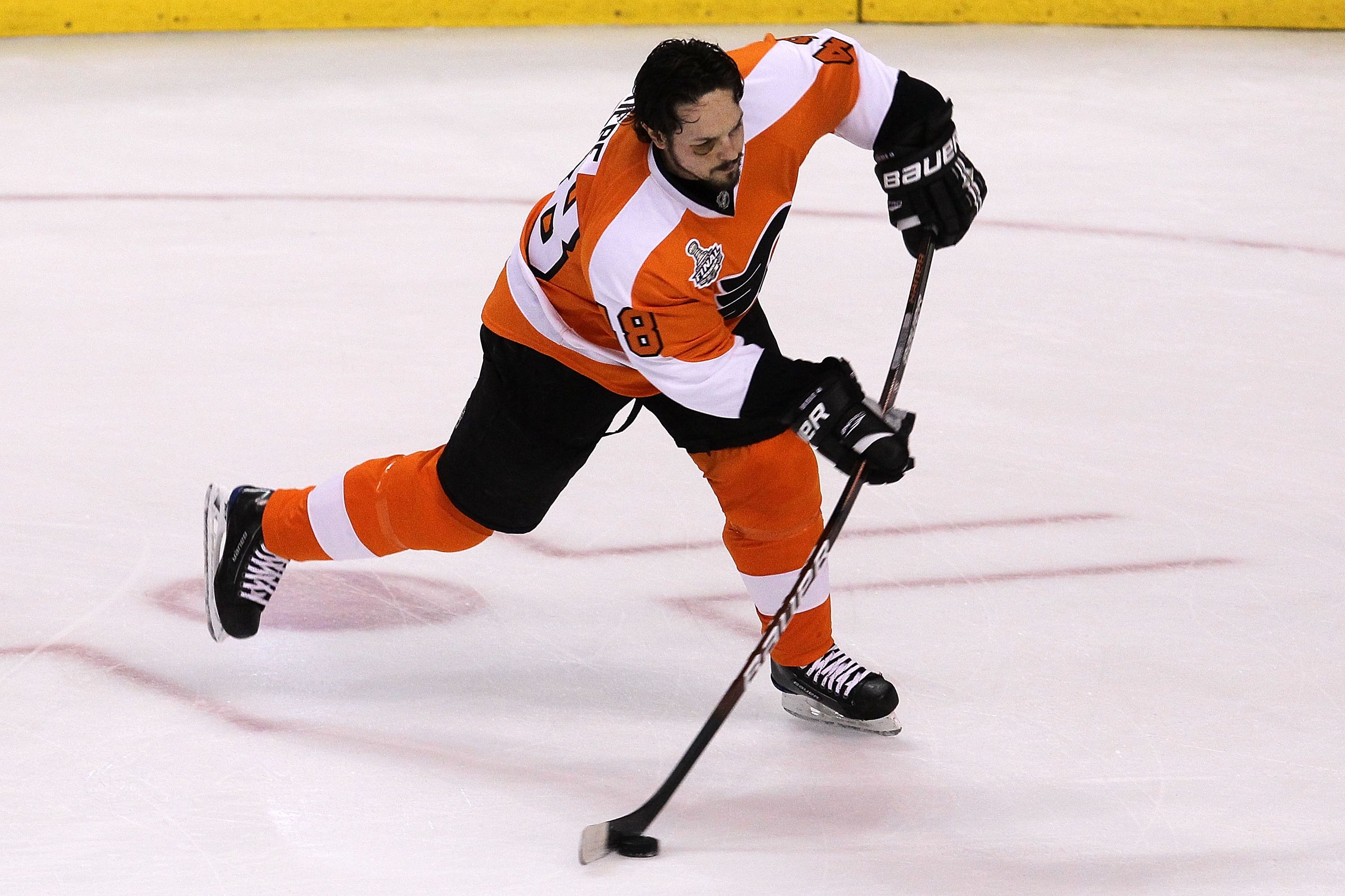 PHILADELPHIA - JUNE 09:  Danny Briere #48 of the Philadelphia Flyers handles the puck against the Chicago Blackhawks in Game Six of the 2010 NHL Stanley Cup Final at the Wachovia Center on June 9, 2010 in Philadelphia, Pennsylvania.  (Photo by Jim McIsaac