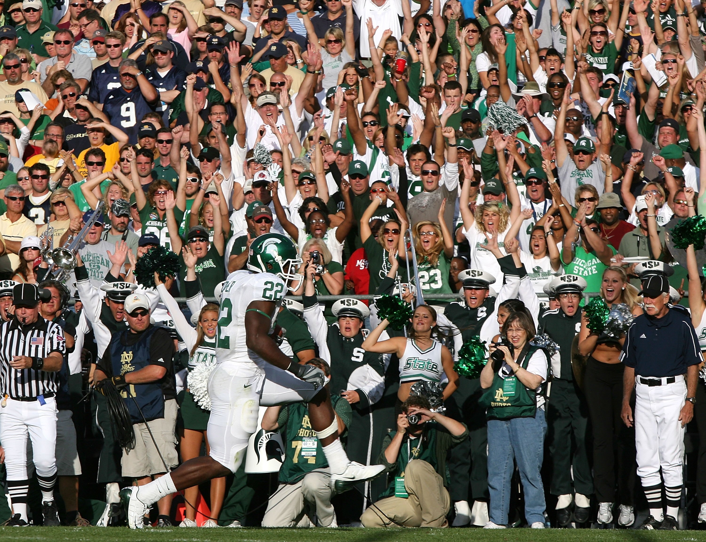 SOUTH BEND, IN - SETPEMBER 19: Larry Caper #22 of the Michigan State Spartans scores a touchdown against the Notre Dame Fighting Irish on September 19, 2009 at Notre Dame Stadium in South Bend, Indiana. Notre Dame defeated Michigan State 33-30. (Photo by 