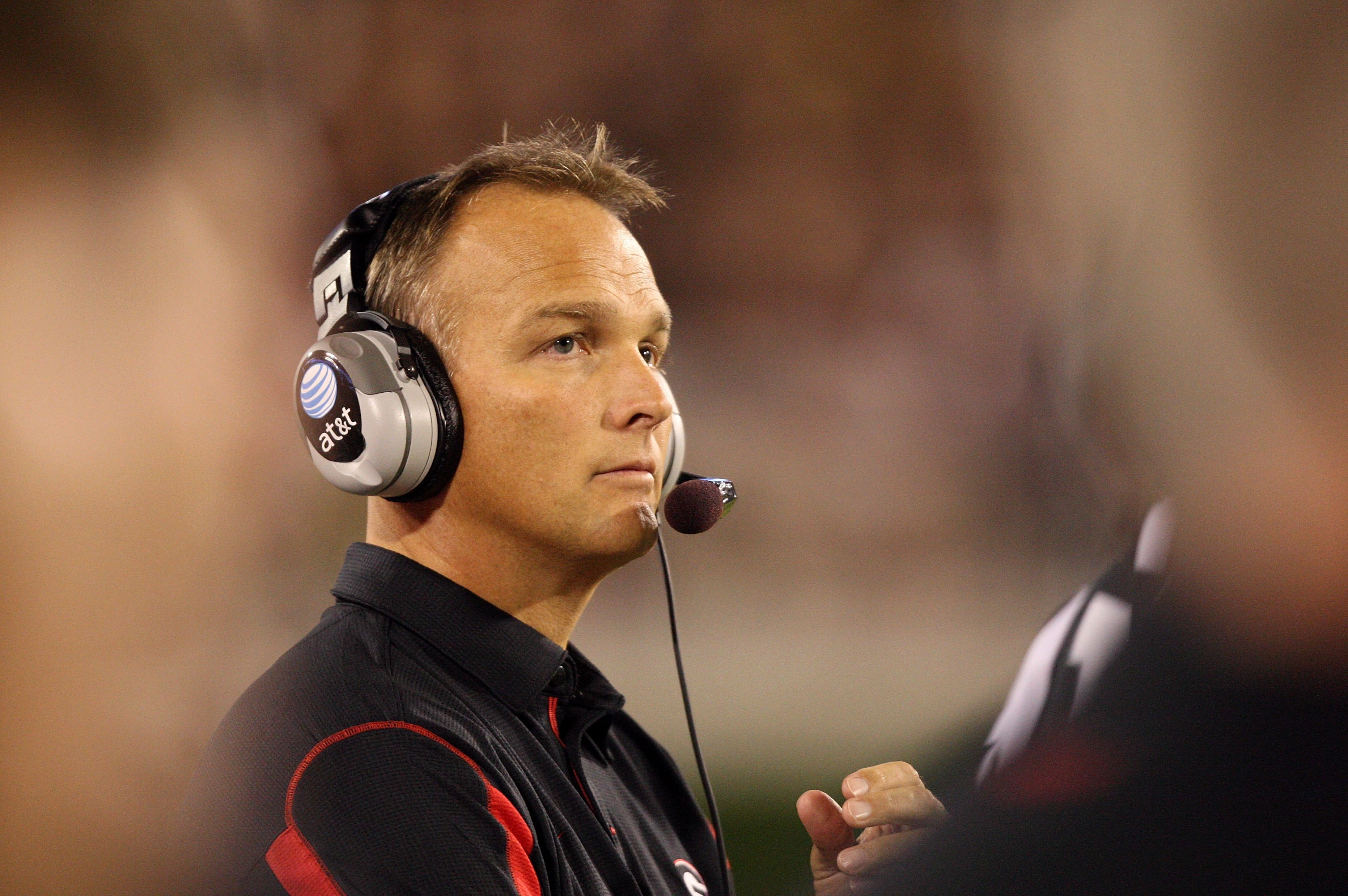 ATHENS, GA - SEPTEMBER 27: Head coach Mark Richt of the Georgia Bulldogs looks toward the scoreboard late in the game while taking on the Alabama Crimson Tide at Sanford Stadium on September 27, 2008 in Athens, Georgia. Alabama defeated Georgia 41-30. ( ATHENS, GA - SEPTEMBER 27: Head coach Mark Richt of the Georgia Bulldogs looks toward the scoreboard late in the game while taking on the Alabama Crimson Tide at Sanford Stadium on September 27, 2008 in Athens, Georgia. Alabama defeated Georgia 41-30. (