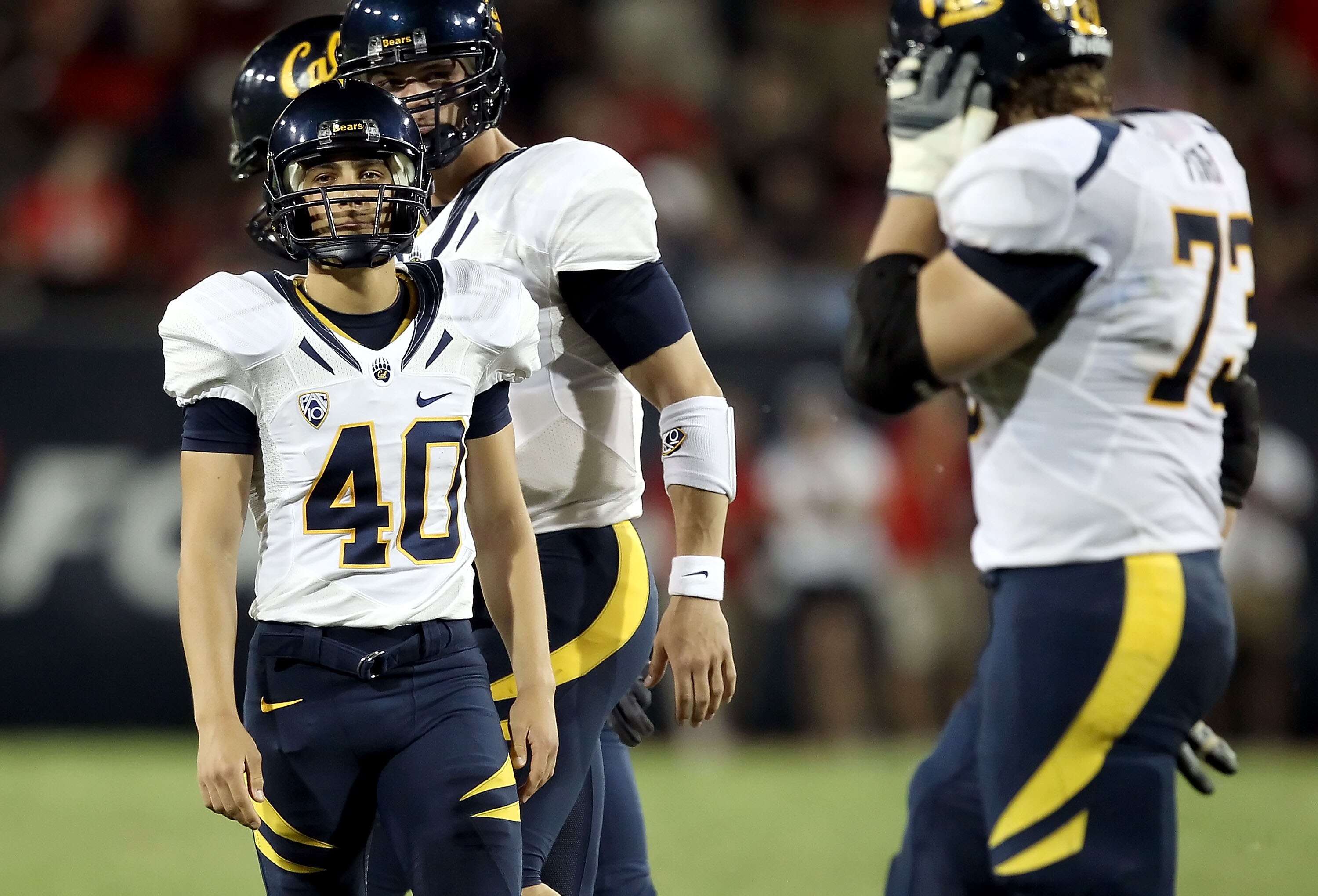 TUCSON, AZ - SEPTEMBER 25:  Kicker Giorgio Tavecchio #40 of the California Golden Bears reacts after missing a 40 yard field goal attempt during the fourth quarter of college football game against the Arizona Wildcats at Arizona Stadium on September 25, 2