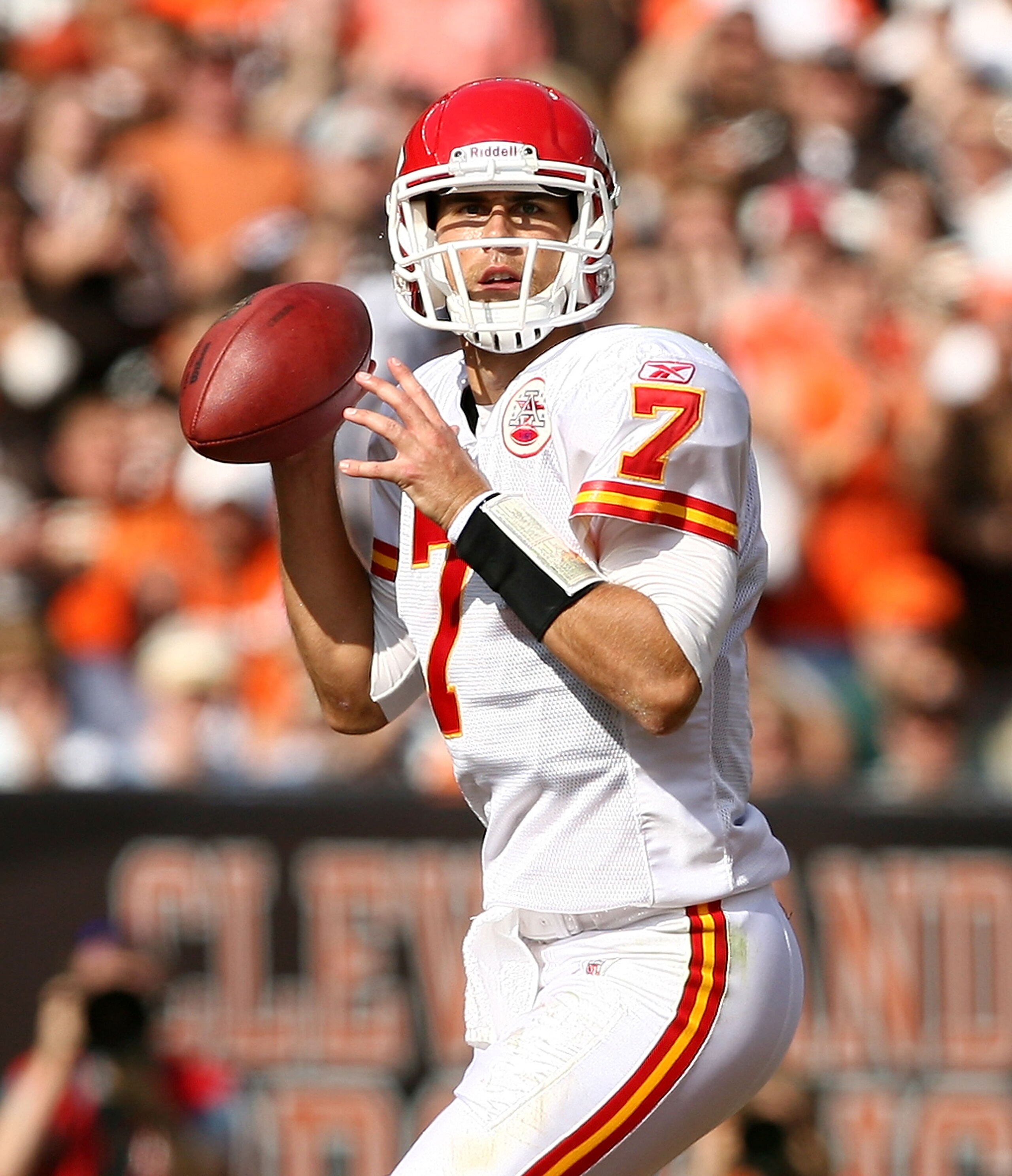 CLEVELAND - SEPTEMBER 19: Quarterback Matt Cassel #7 of the Kansas City Chiefs looks for a receiver against the Cleveland Browns at Cleveland Browns Stadium on September 19, 2010 in Cleveland, Ohio. (Photo by Matt Sullivan/Getty Images) CLEVELAND - SEPTEMBER 19: Quarterback Matt Cassel #7 of the Kansas City Chiefs looks for a receiver against the Cleveland Browns at Cleveland Browns Stadium on September 19, 2010 in Cleveland, Ohio. (Photo by Matt Sullivan/Getty Images)