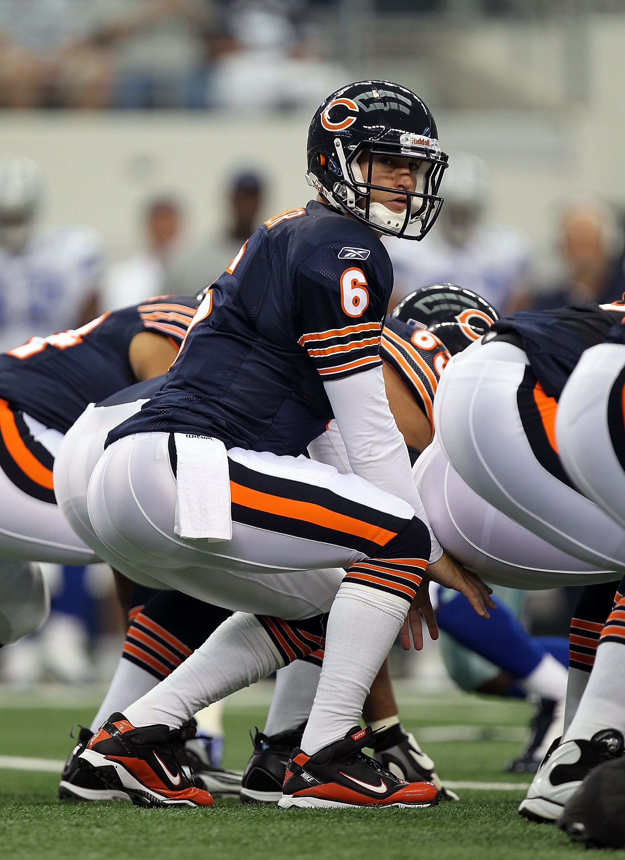 ARLINGTON, TX - SEPTEMBER 19: Quarterback Jay Cutler #6 of the Chicago Bears at Cowboys Stadium on September 19, 2010 in Arlington, Texas. (Photo by Ronald Martinez/Getty Images) ARLINGTON, TX - SEPTEMBER 19: Quarterback Jay Cutler #6 of the Chicago Bears at Cowboys Stadium on September 19, 2010 in Arlington, Texas. (Photo by Ronald Martinez/Getty Images)