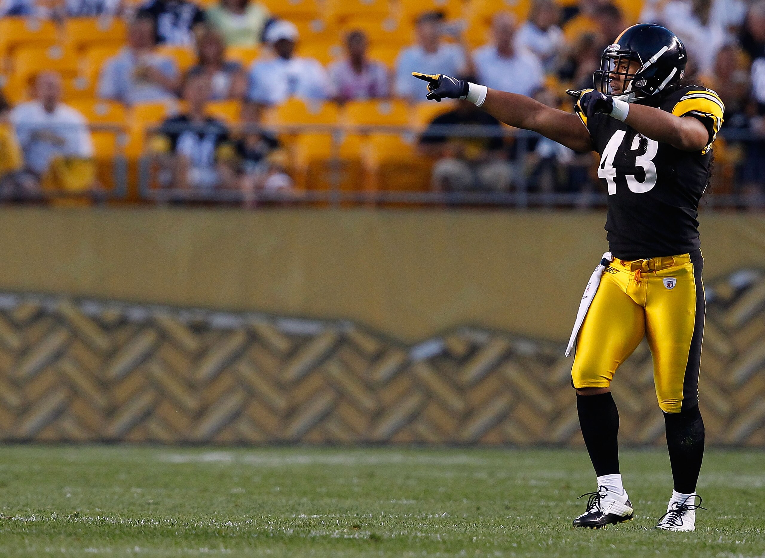 PITTSBURGH - SEPTEMBER 02: Troy Polamalu #43 of the Pittsburgh Steelers calls out signals during the preseason game against the Carolina Panthers on September 2, 2010 at Heinz Field in Pittsburgh, Pennsylvania. (Photo by Jared Wickerham/Getty Images) PITTSBURGH - SEPTEMBER 02: Troy Polamalu #43 of the Pittsburgh Steelers calls out signals during the preseason game against the Carolina Panthers on September 2, 2010 at Heinz Field in Pittsburgh, Pennsylvania. (Photo by Jared Wickerham/Getty Images)