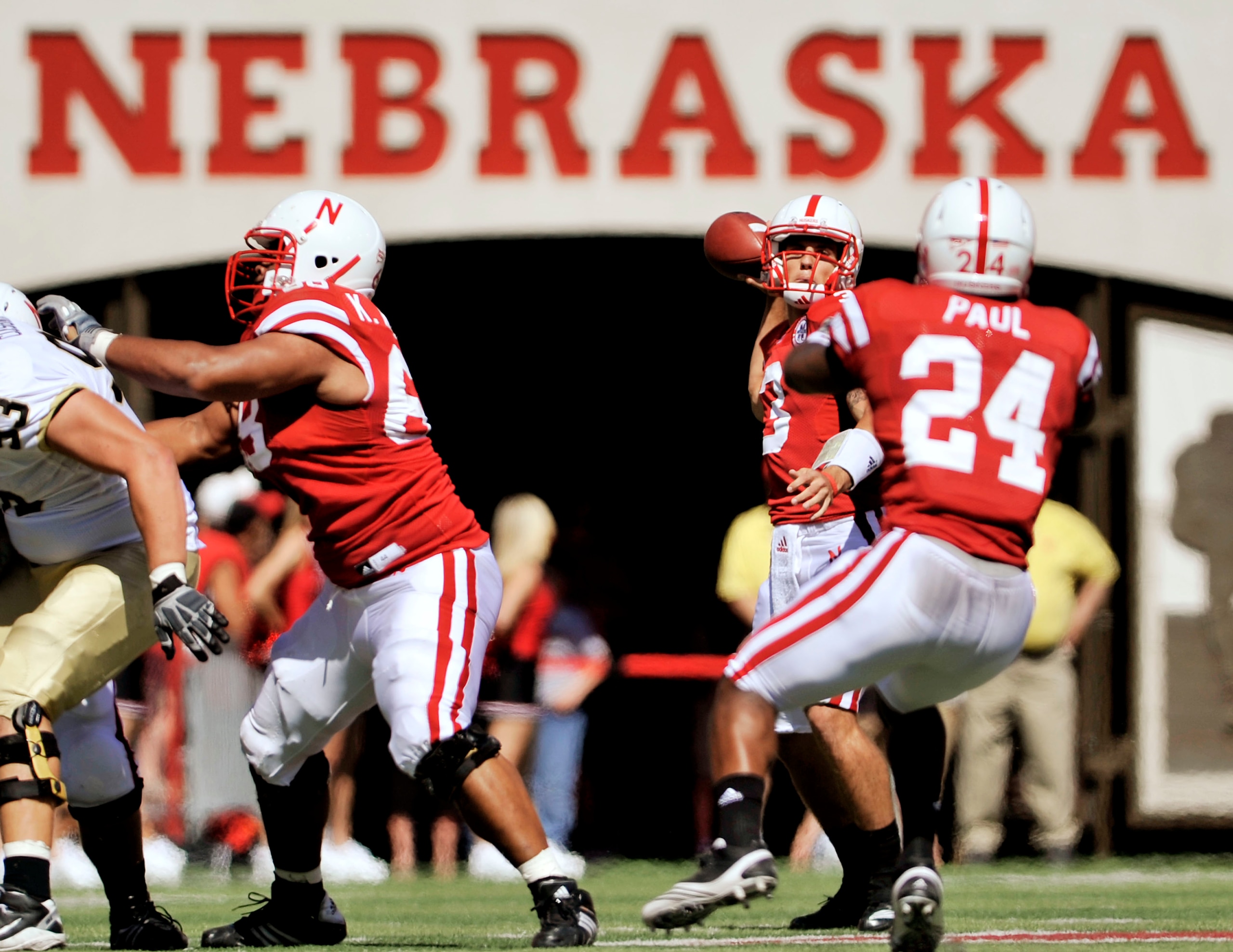 LINCOLN, NEBRASKA - SEPTEMBER 11: Nebraska Cornhuskers quarterback Taylor Martinez #3 looks down field toward Nebraska Cornhuskers wide receiver Niles Paul #24 during first half action of their game at Memorial Stadium on September 4, 2010 in Lincoln, Neb