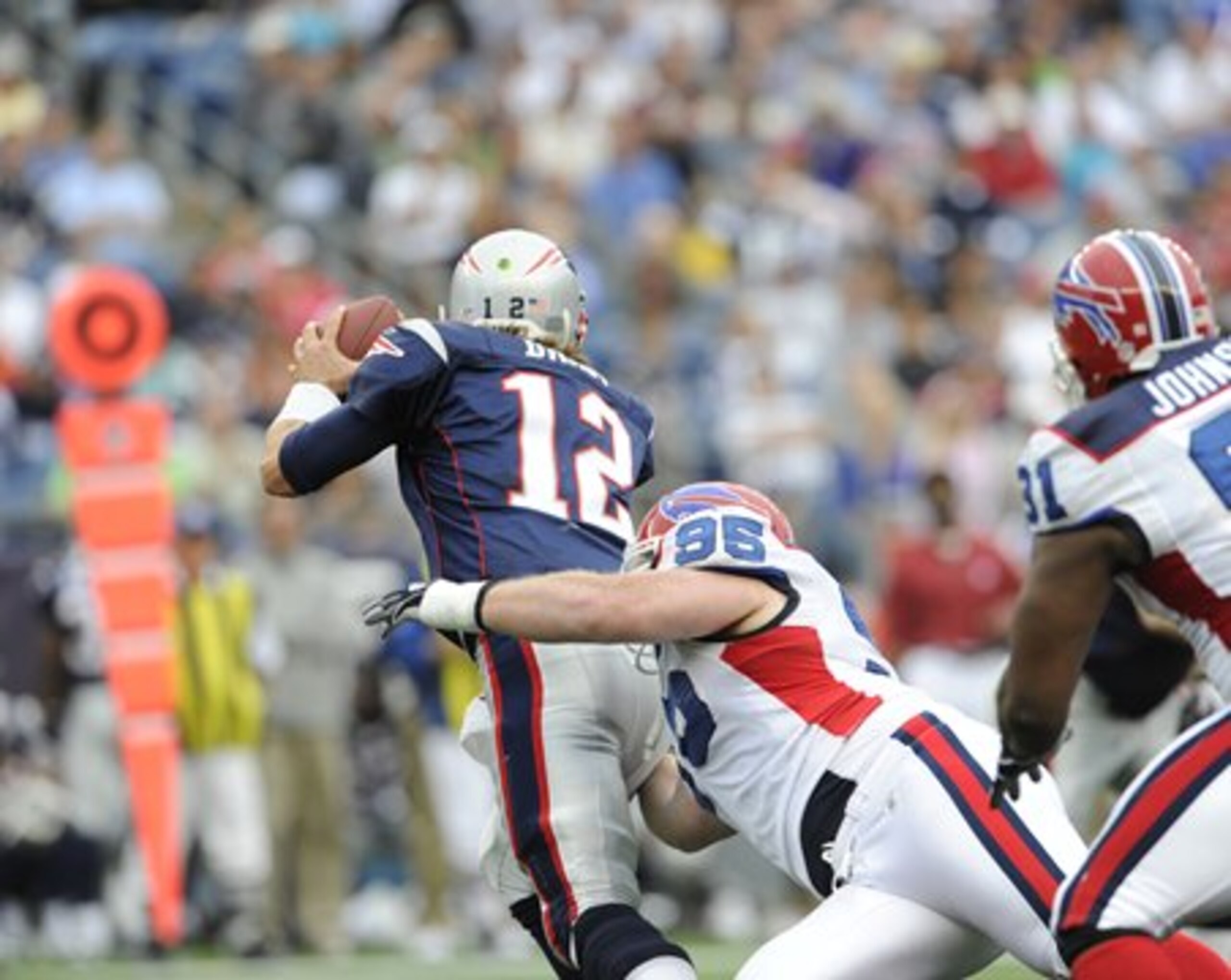 Kyle Williams gets the only sack of the day vs Tom Brady