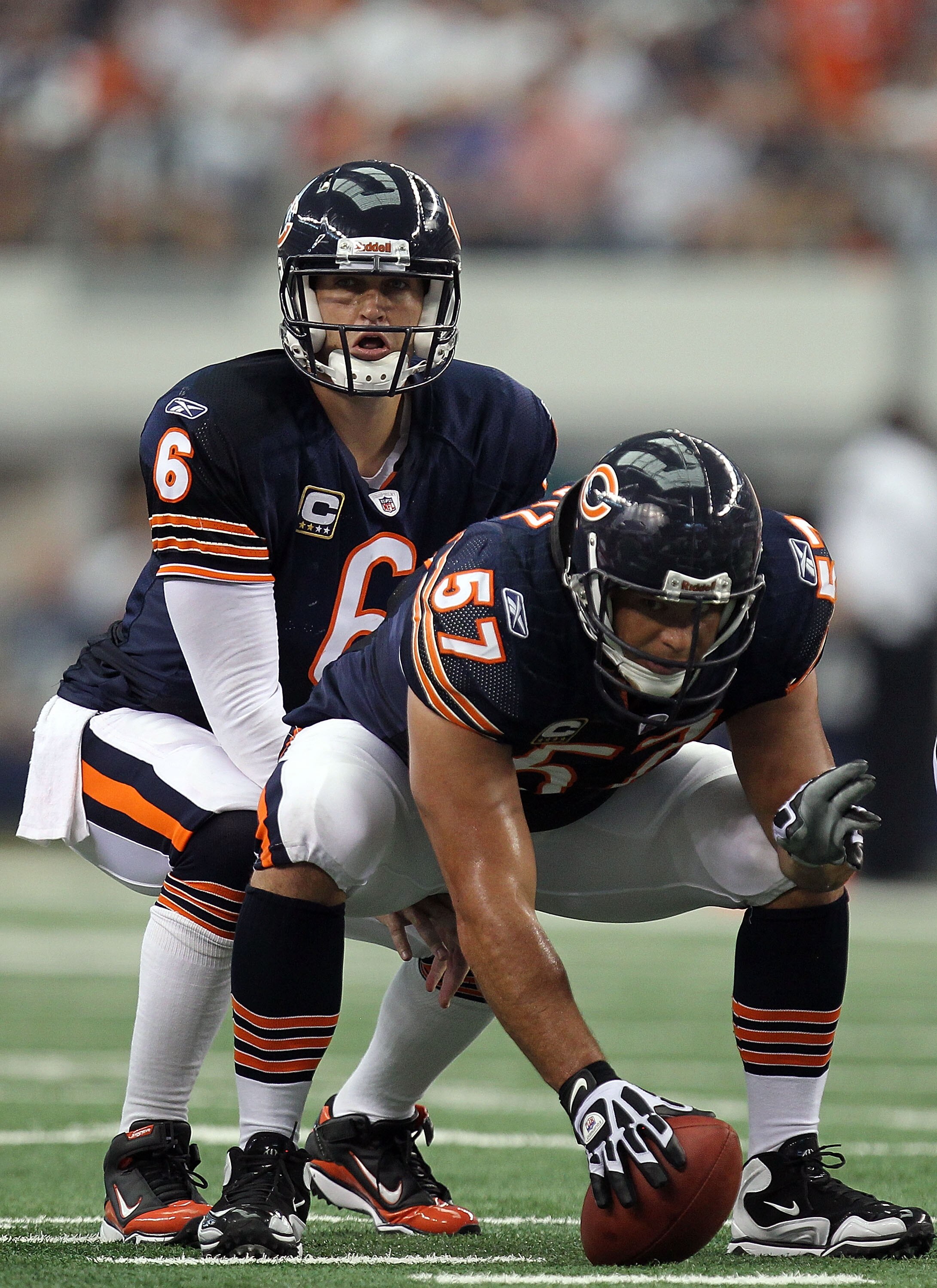 ARLINGTON, TX - SEPTEMBER 19:  Quarterback Jay Cutler #6 of the Chicago Bears at Cowboys Stadium on September 19, 2010 in Arlington, Texas.  (Photo by Ronald Martinez/Getty Images)