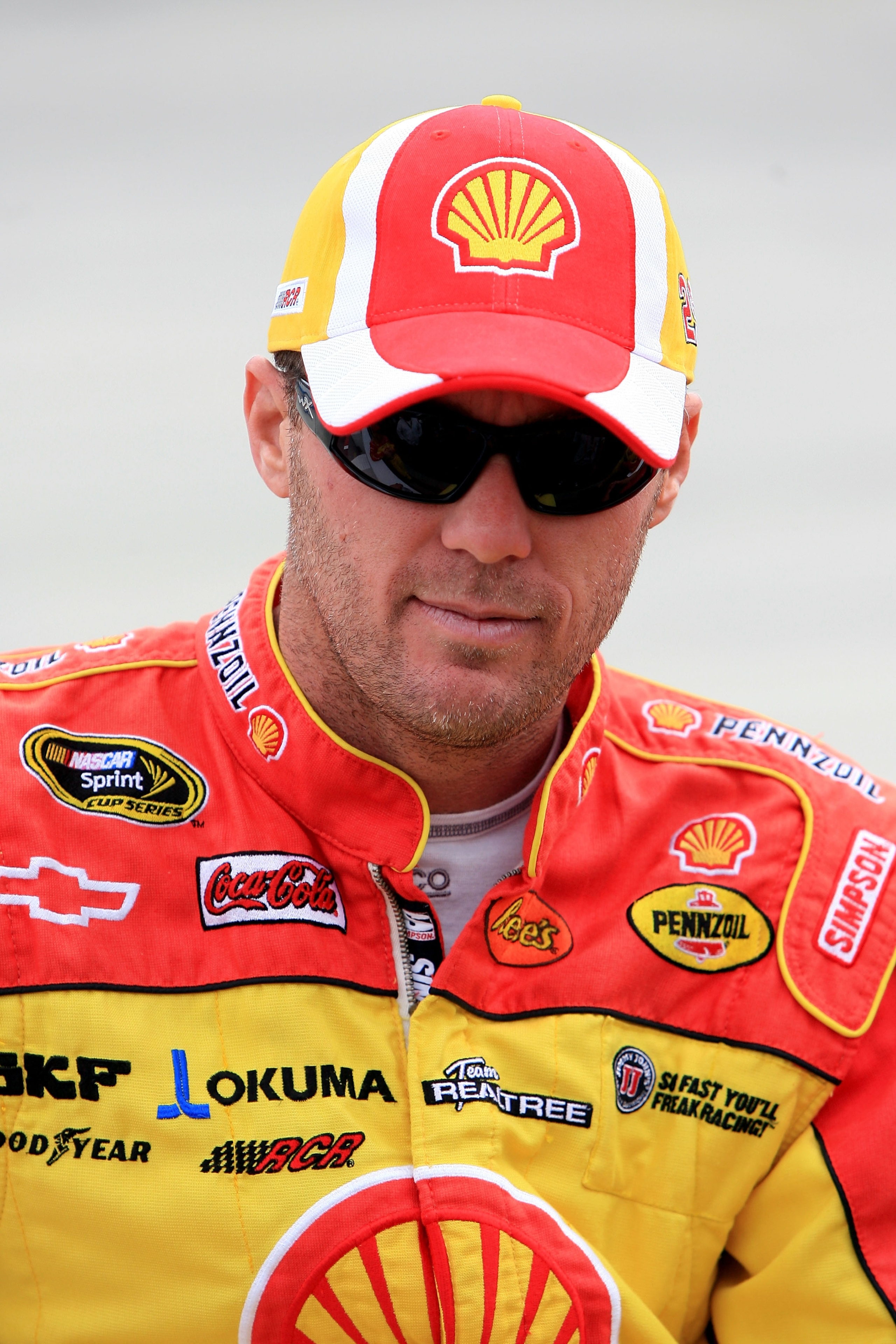 DOVER, DE - SEPTEMBER 26:  Kevin Harvick, driver of the #29 Shell/Pennzoil Chevrolet, sits on pit wall prior to the NASCAR Sprint Cup Series AAA 400 at Dover International Speedway on September 26, 2010 in Dover, Delaware.  (Photo by Chris Trotman/Getty I
