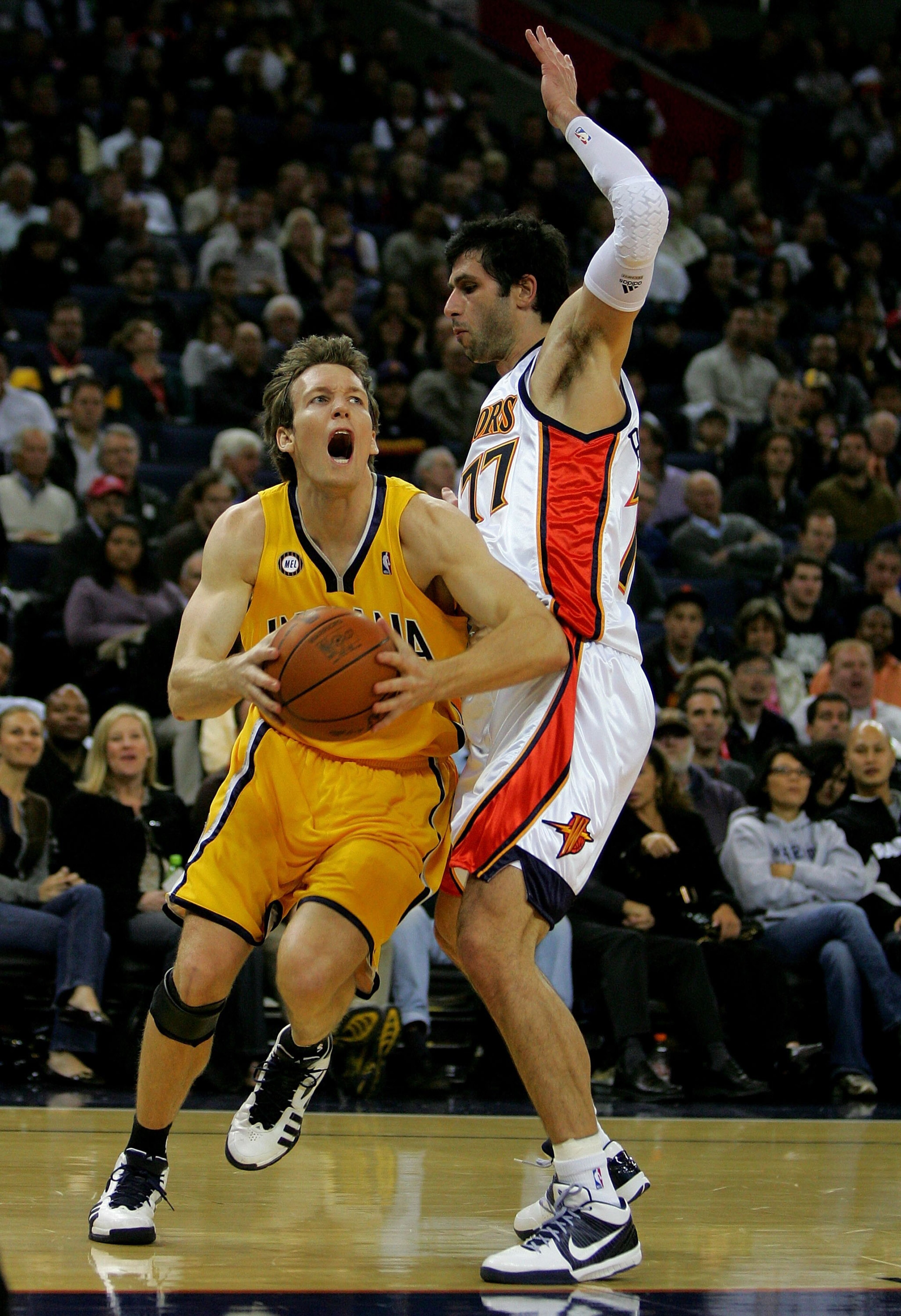 OAKLAND, CA - NOVEMBER 30:  Mike Dunleavy #17 of the Indiana Pacers in action during their game against the Golden State Warriors at Oracle Arena on November 30, 2009 in Oakland, California. NOTE TO USER: User expressly acknowledges and agrees that, by do