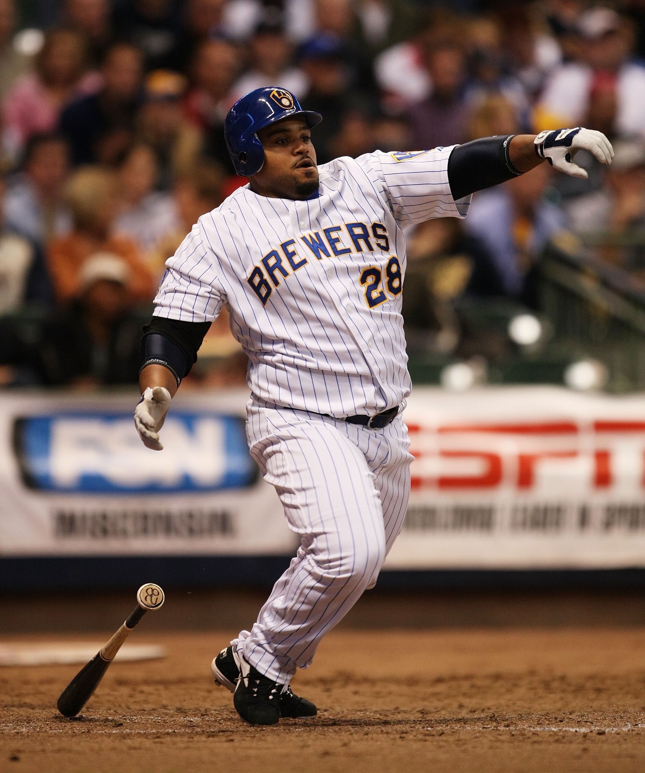 MILWAUKEE - SEPTEMBER 28: Prince Fielder #28 of the Milwaukee Brewers starts to run on a ground-out against the San Diego Padres on September 28, 2007 at Miller Park in Milwaukee, Wisconsin. The Padres defeated the Brewers 6-3. (Photo by Jonathan Daniel/G MILWAUKEE - SEPTEMBER 28: Prince Fielder #28 of the Milwaukee Brewers starts to run on a ground-out against the San Diego Padres on September 28, 2007 at Miller Park in Milwaukee, Wisconsin. The Padres defeated the Brewers 6-3. (Photo by Jonathan Daniel/G