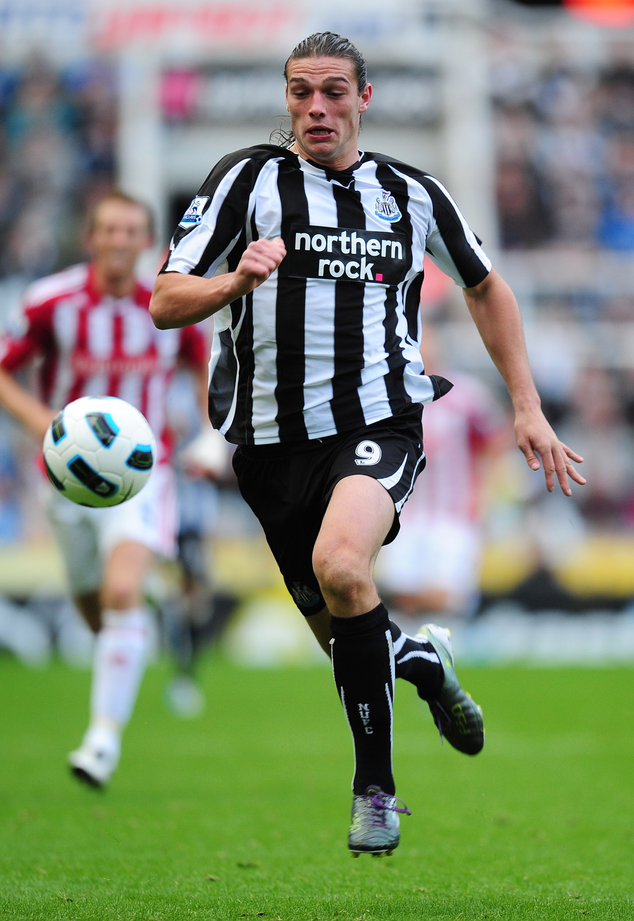NEWCASTLE UPON TYNE, ENGLAND - SEPTEMBER 26:  Andy Carroll of Newcastle in action during the Barclays Premier League match between Newcastle United and Stoke City at St James' Park on September 26, 2010 in Newcastle upon Tyne, England.  (Photo by Mike Hew