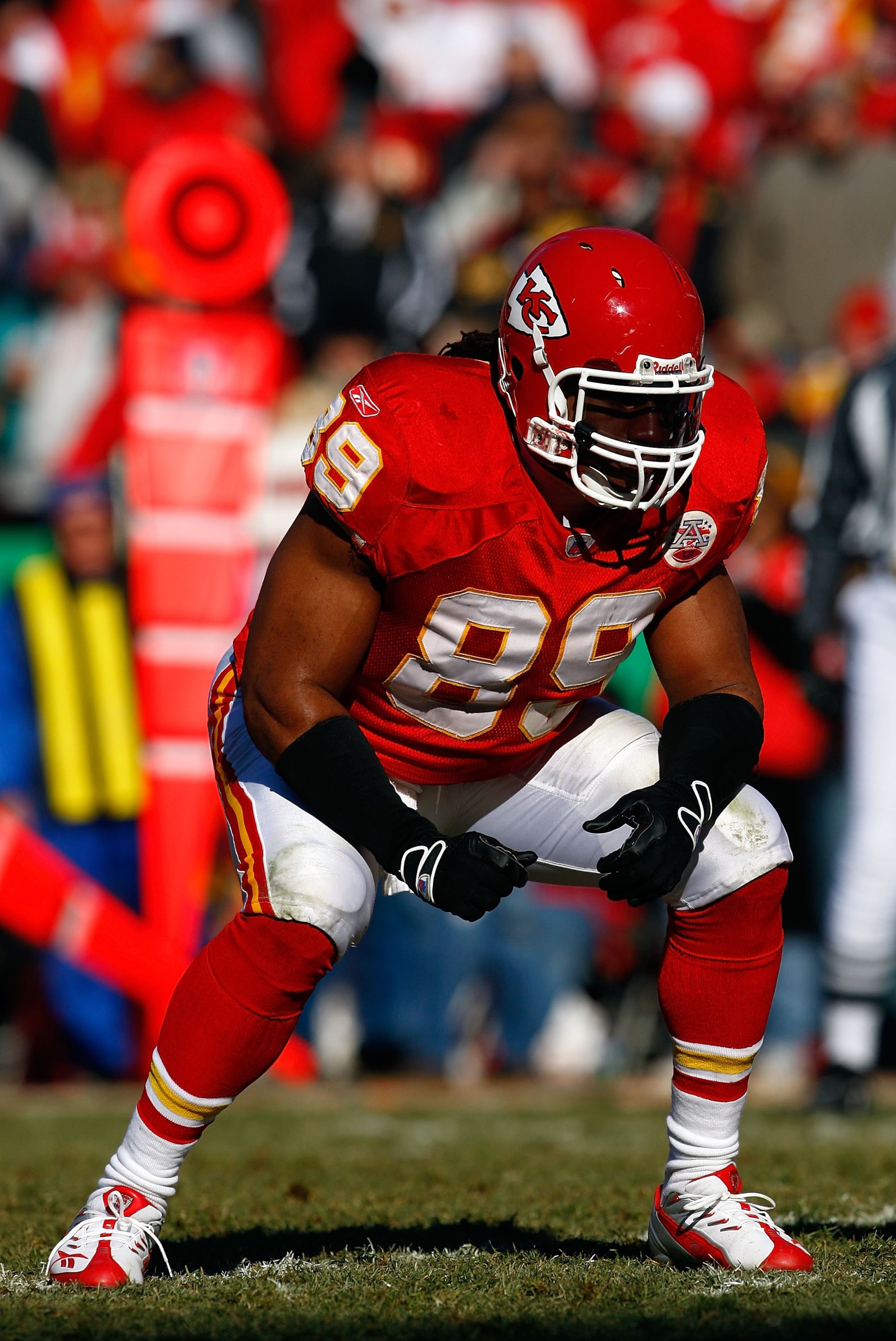 KANSAS CITY, MO - DECEMBER 16:  Tight end Jason Dunn #89 of the Kansas City Chiefs in action during the game against the Tennessee Titans on December 16, 2007 at Arrowhead Stadium in Kansas City, Missouri.  (Photo by Jamie Squire/Getty Images)