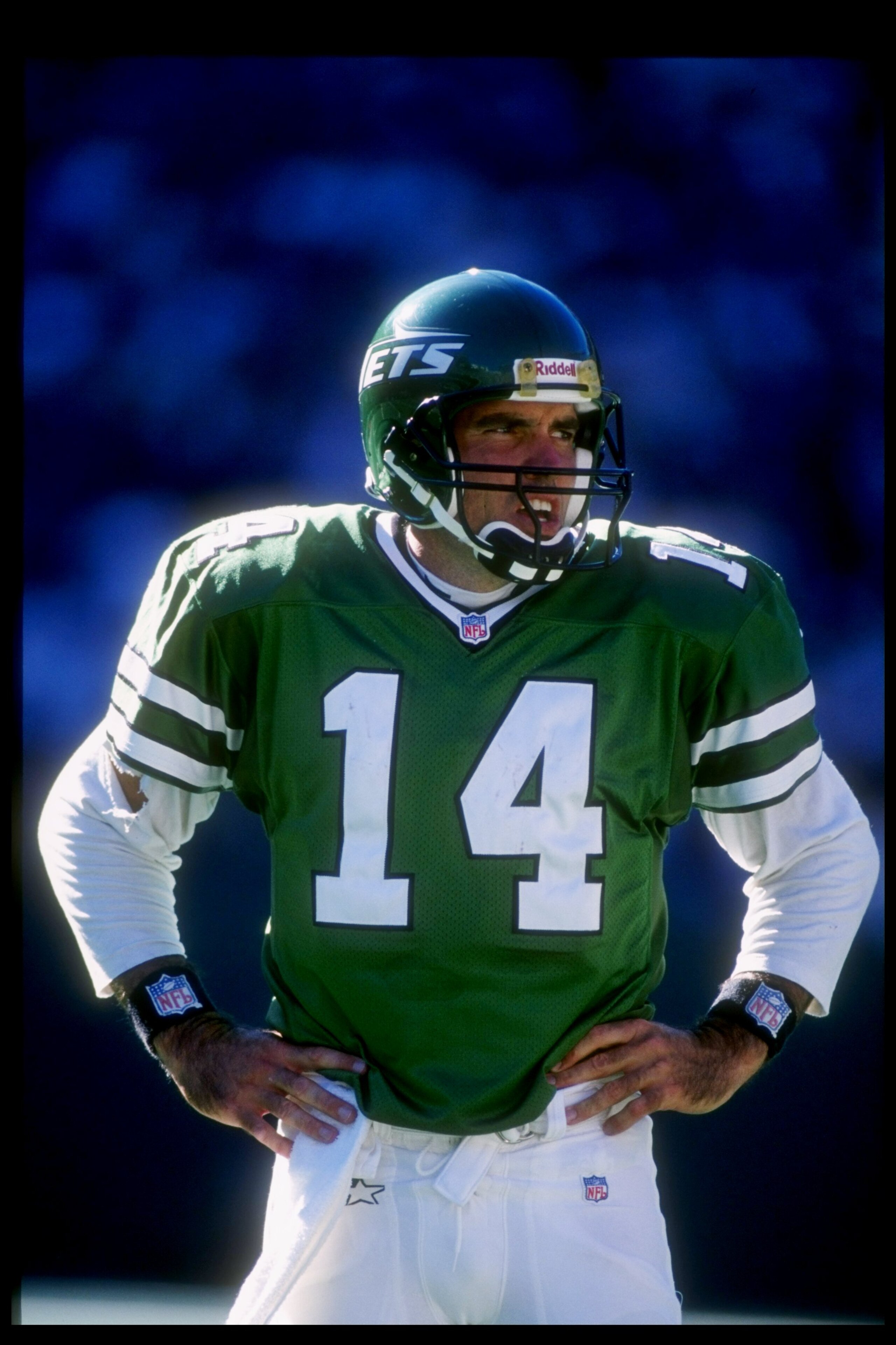 21 Sep 1997:  Quarterback Neil O''Donnell #14 of the New York Jets during the Jets 24-23 win over the Oakland Raiders at Meadowlands Stadium in East Rutherford, New Jersey. Mandatory Credit: Al Bello  /Allsport
