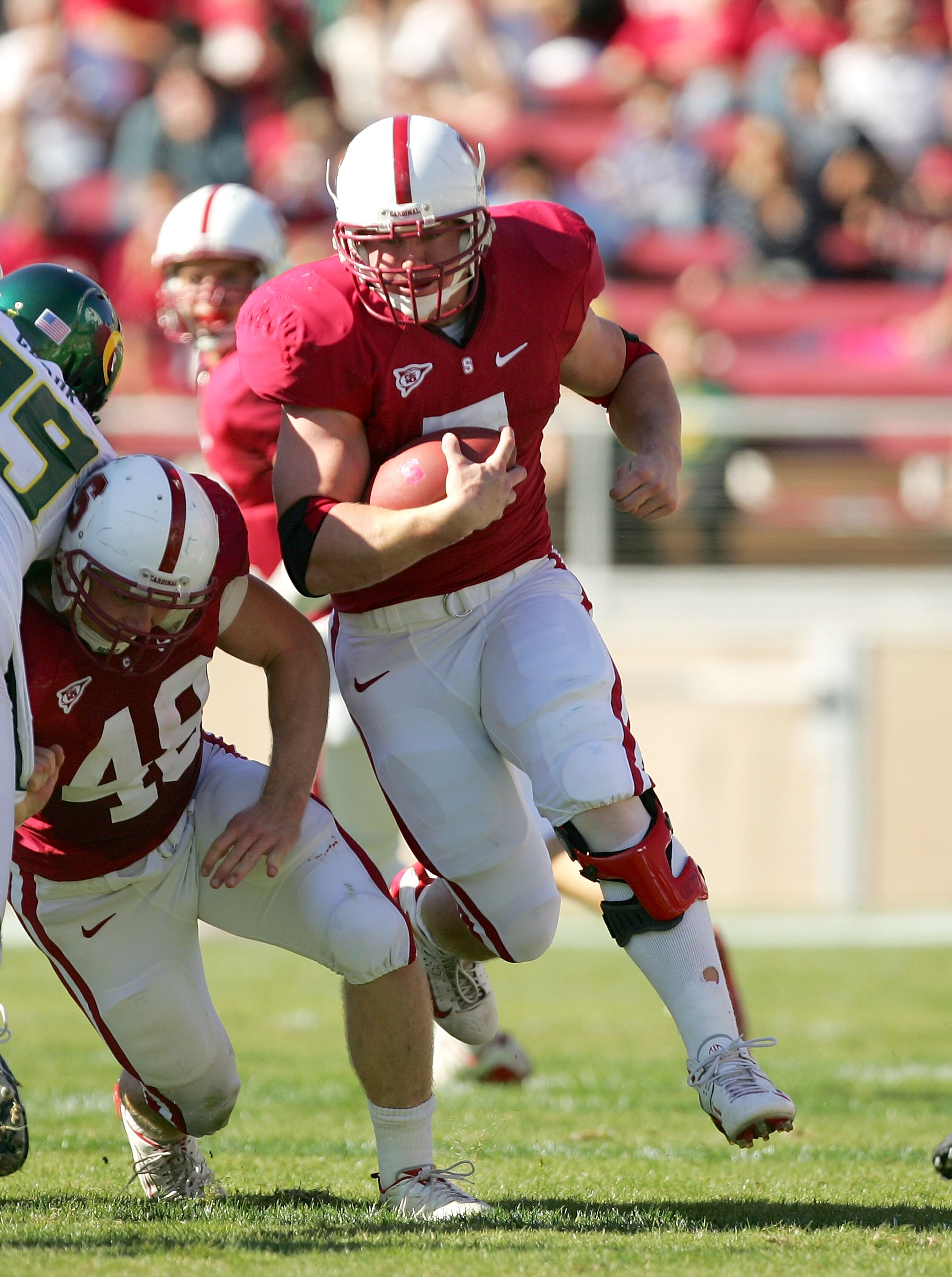 PALO ALTO, CA - NOVEMBER 07:  Toby Gerhart #7 of the Stanford Cardinal runs with the ball during the first half of their game against the Oregon Ducks at Stanford Stadium on November 7, 2009 in Palo Alto, California.  (Photo by Ezra Shaw/Getty Images)