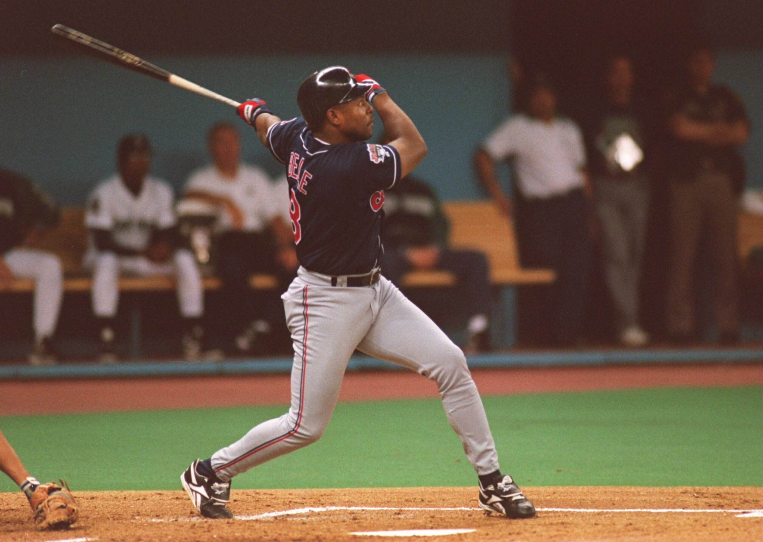 10 OCT 1995: CLEVELAND RIGHT FIELDER BATTER ALBERT BELLE MAKES CONTACT WITH A PITCH DURING THE INDIANS GAME VERSUS THE SEATTLE MARINERS IN GAME ONE OF THE AMERICAN LEAGUE CHAMPIONSHIP SERIES AT THE KINGDOME IN SEATTLE, WASHINGTON. SEATTLE WON THE GAME 3 10 OCT 1995: CLEVELAND RIGHT FIELDER BATTER ALBERT BELLE MAKES CONTACT WITH A PITCH DURING THE INDIANS GAME VERSUS THE SEATTLE MARINERS IN GAME ONE OF THE AMERICAN LEAGUE CHAMPIONSHIP SERIES AT THE KINGDOME IN SEATTLE, WASHINGTON. SEATTLE WON THE GAME 3
