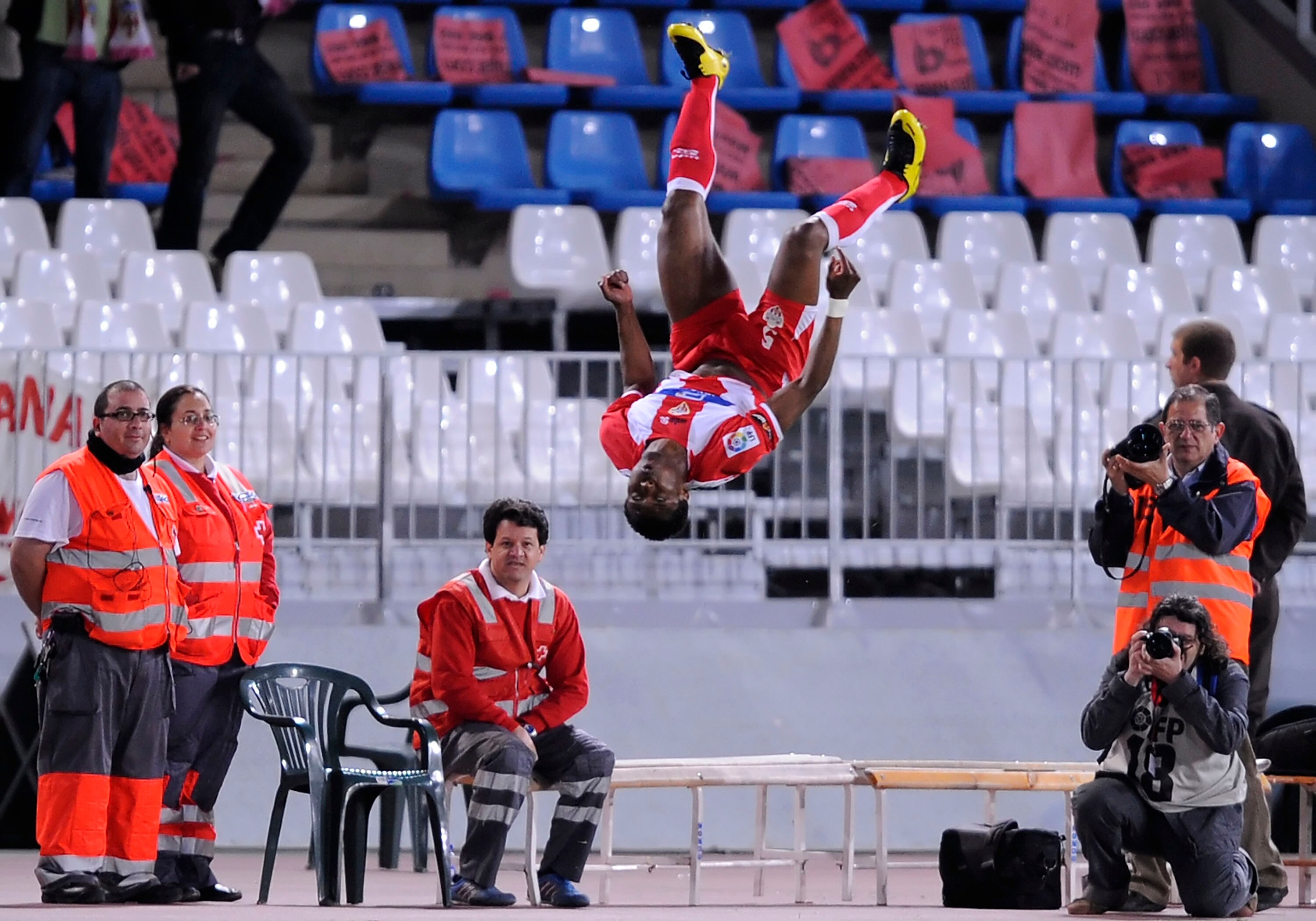 ALMER?A, SPAIN - MARCH 16:  16: Kalu Uche of Almeria celebrates after scoring his team's second goal  during the La Liga match between UD Almeria and Barcelona at the Estadio de los Juegos Mediterraneos on March 16, 2008 in Almeria, Spain.  (Photo by Deni