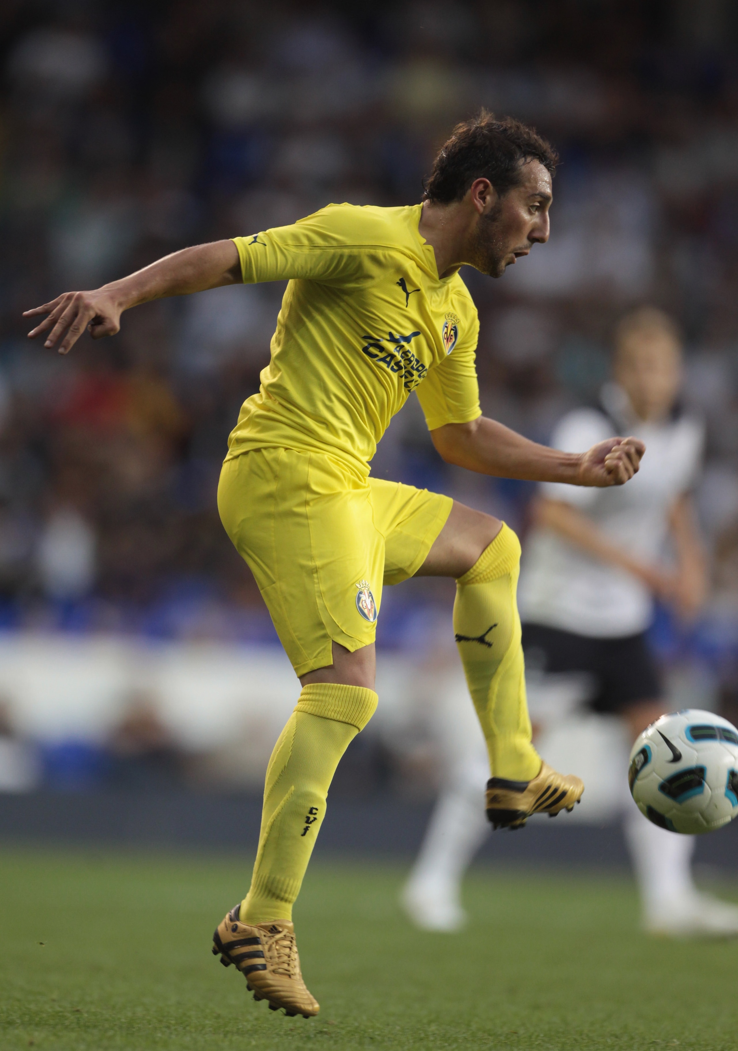 LONDON, ENGLAND - JULY 29:  Santi Cazorla of  Villarreal in aciton during a Pre-Season Friendly between Tottenham Hotspur and  Villarreal at White Hart Lane on July 29, 2010 in London, England.  (Photo by Phil Cole/Getty Images)